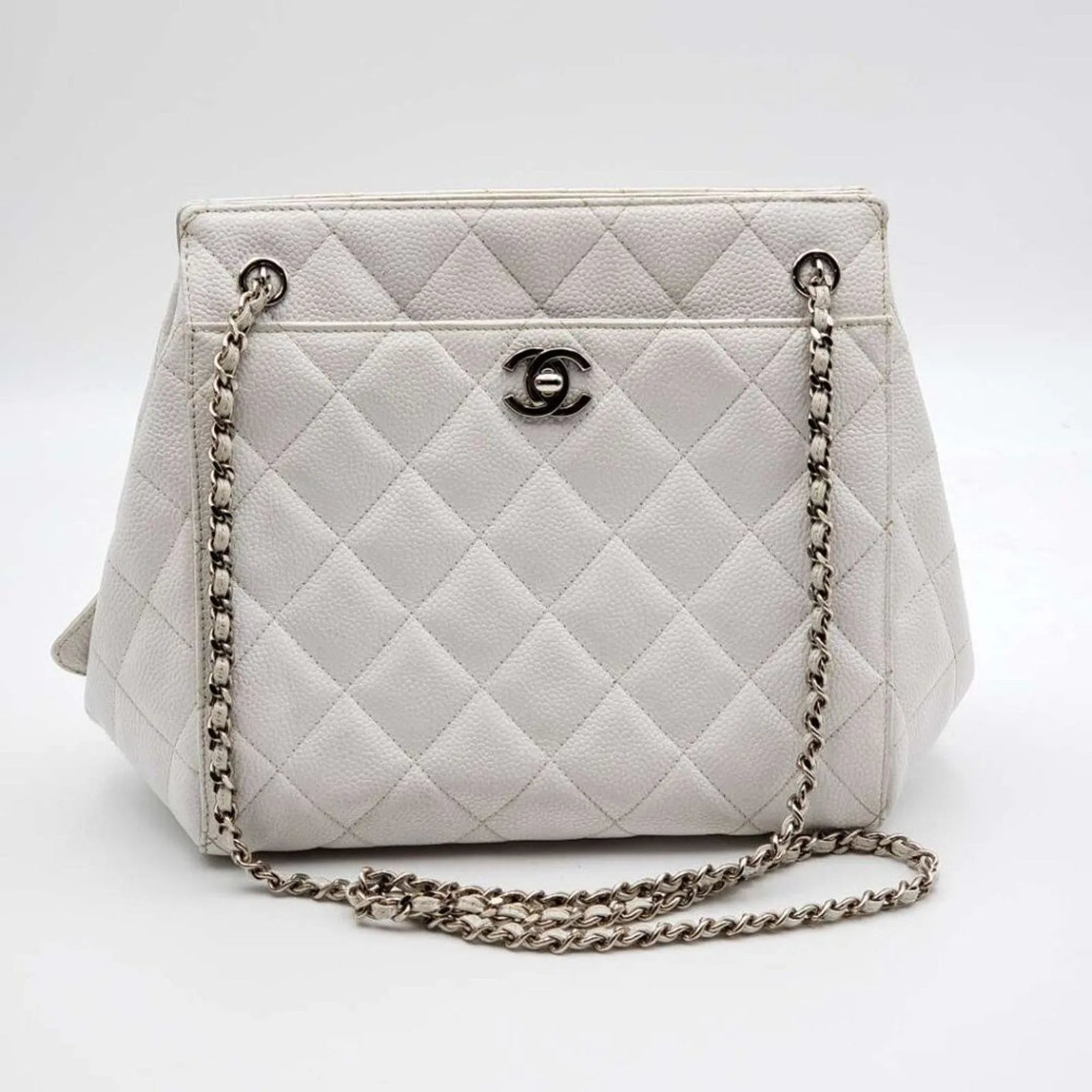 100% Authentic CHANEL Quilted Matelasse CC Logo Caviar Skin Chain Shoulder Bag