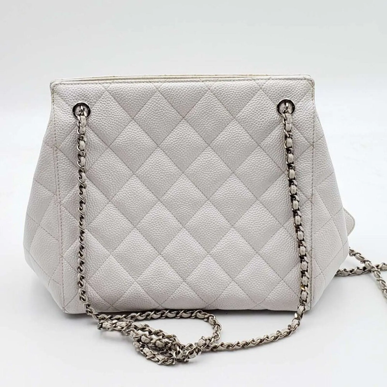 100% Authentic CHANEL Quilted Matelasse CC Logo Caviar Skin Chain Shoulder Bag