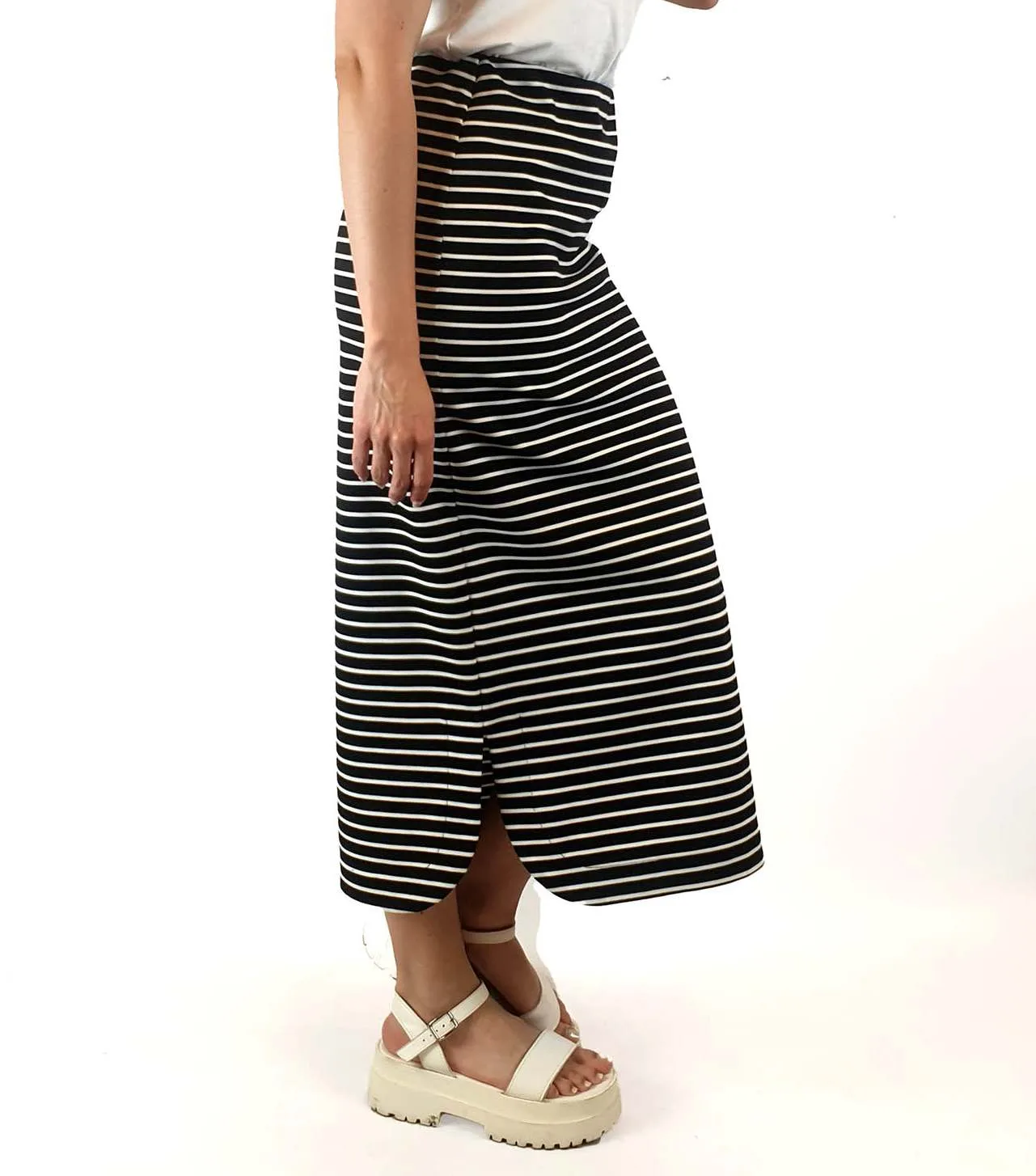 Apha 60 black and white striped stretchy pencil skirt size S