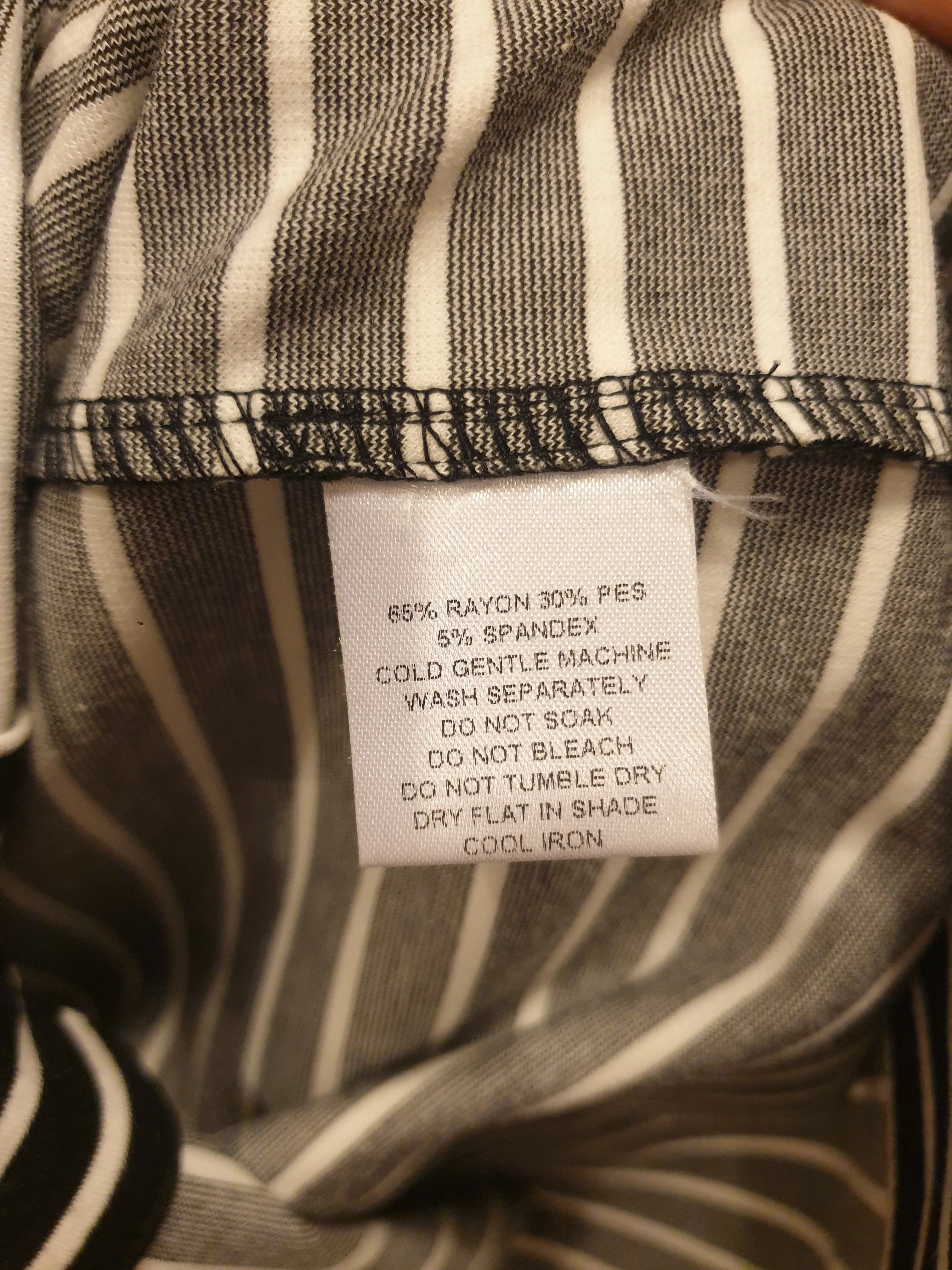 Apha 60 black and white striped stretchy pencil skirt size S