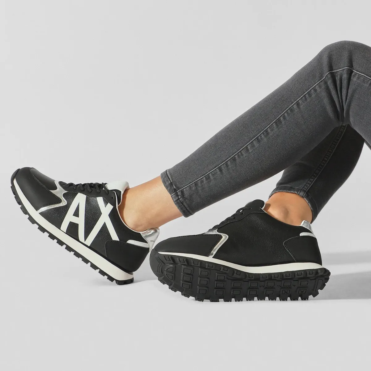 Armani Exchange Sneakers XDX139 XV733 - BLKWHT