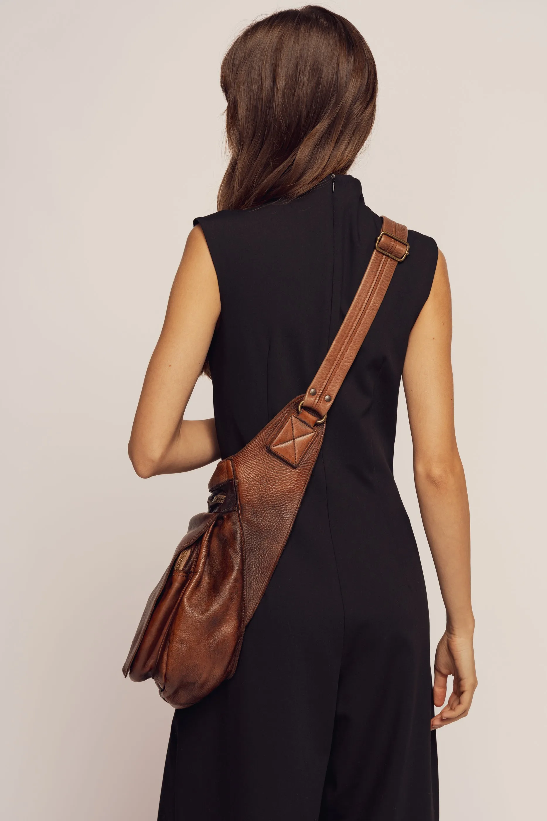 BAYSIDE84 Crossbody Saddle Bag - Cigar Brown - Canada