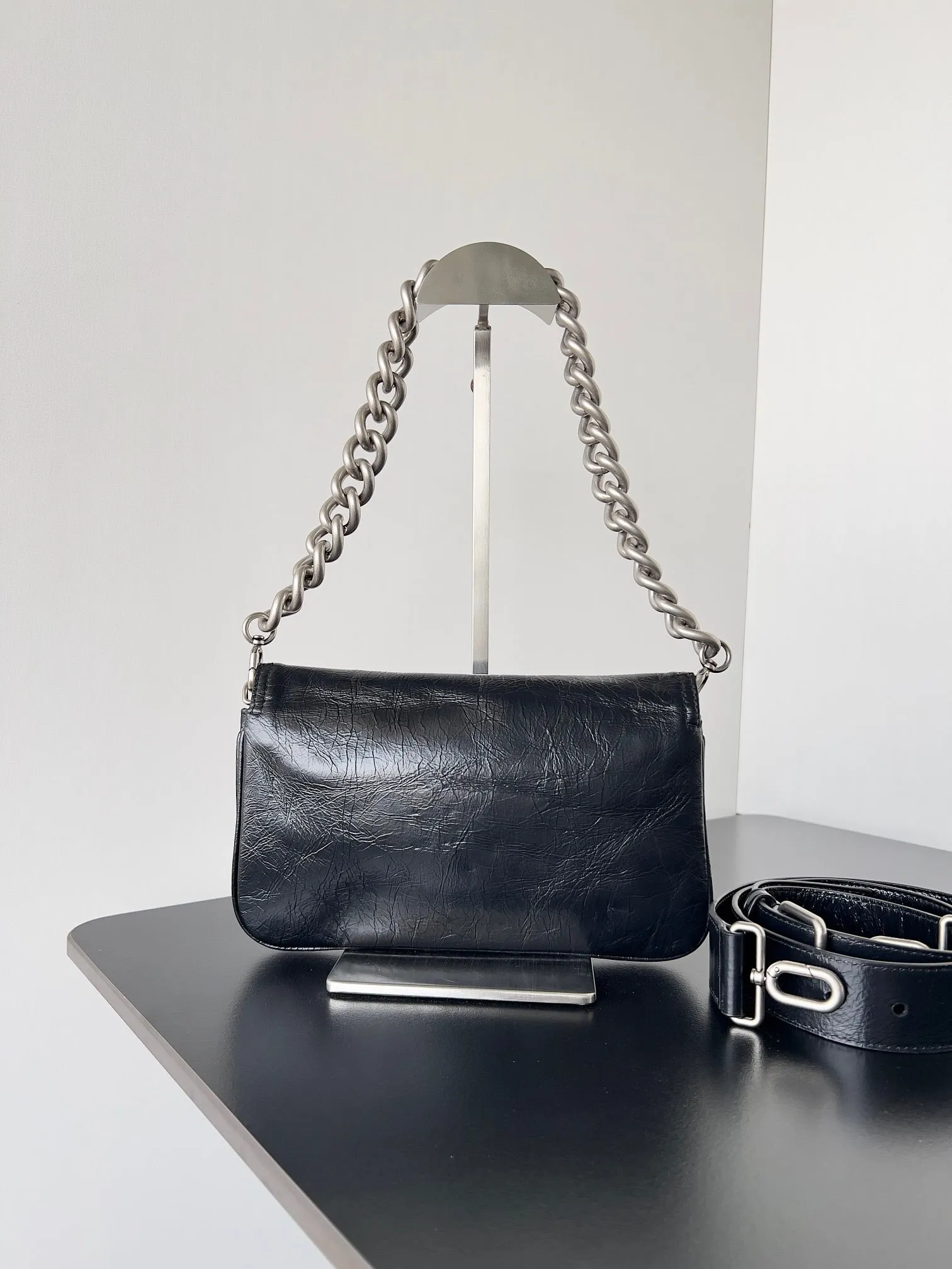 BB SOFT FLAP BAG 25 IN BLACK PEACH CALFSKIN SILVER HARDWARE