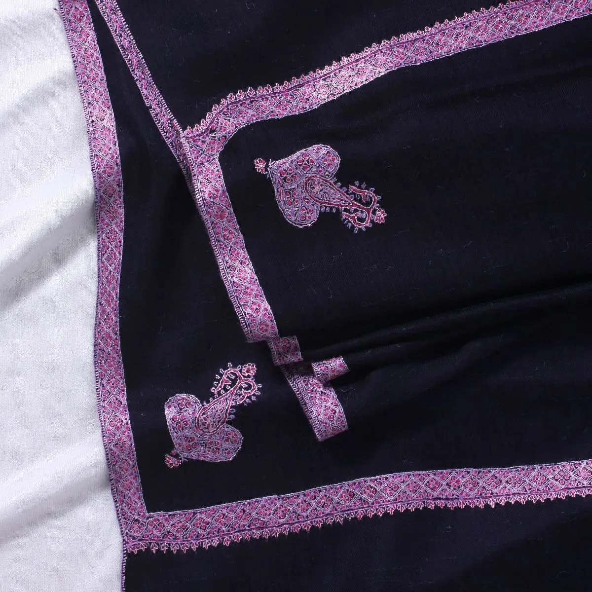 Black sozni Embroidered Hashidaar Pashmina Shawl