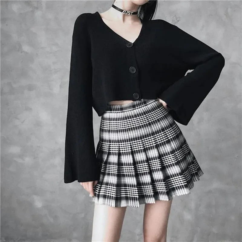 BLACK WHITE PLAID PLEATED SKIRT UB2472