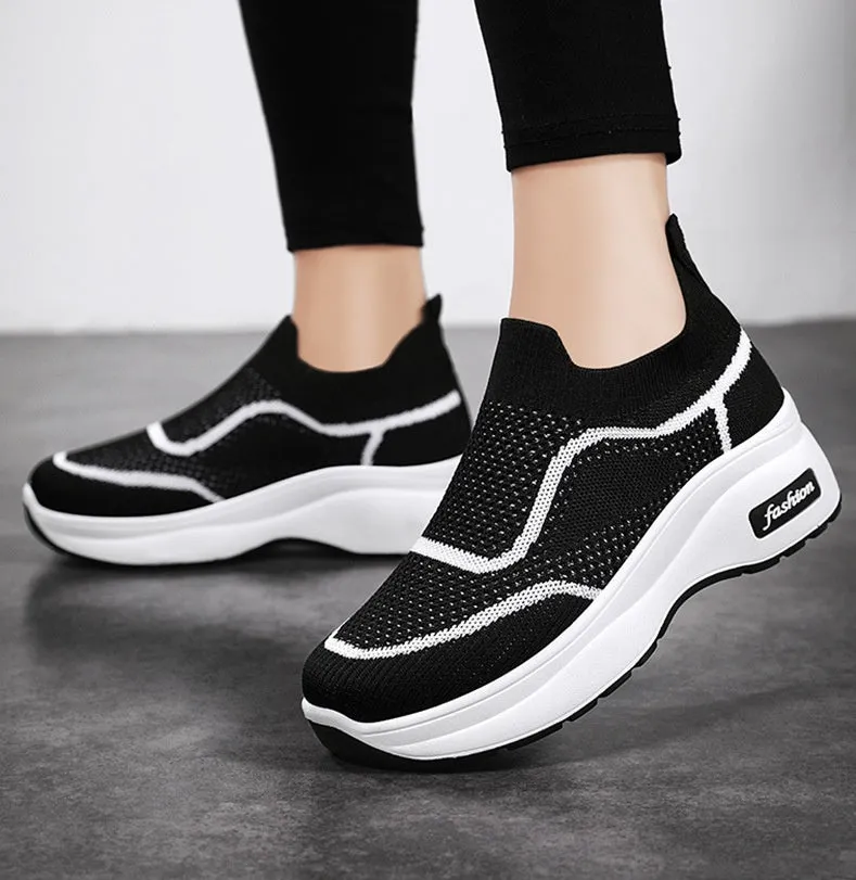Casual Knitted Slip-On Sneakers Featuring Soft and Slip-Resistant Traction