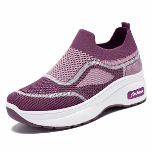 Casual Knitted Slip-On Sneakers Featuring Soft and Slip-Resistant Traction