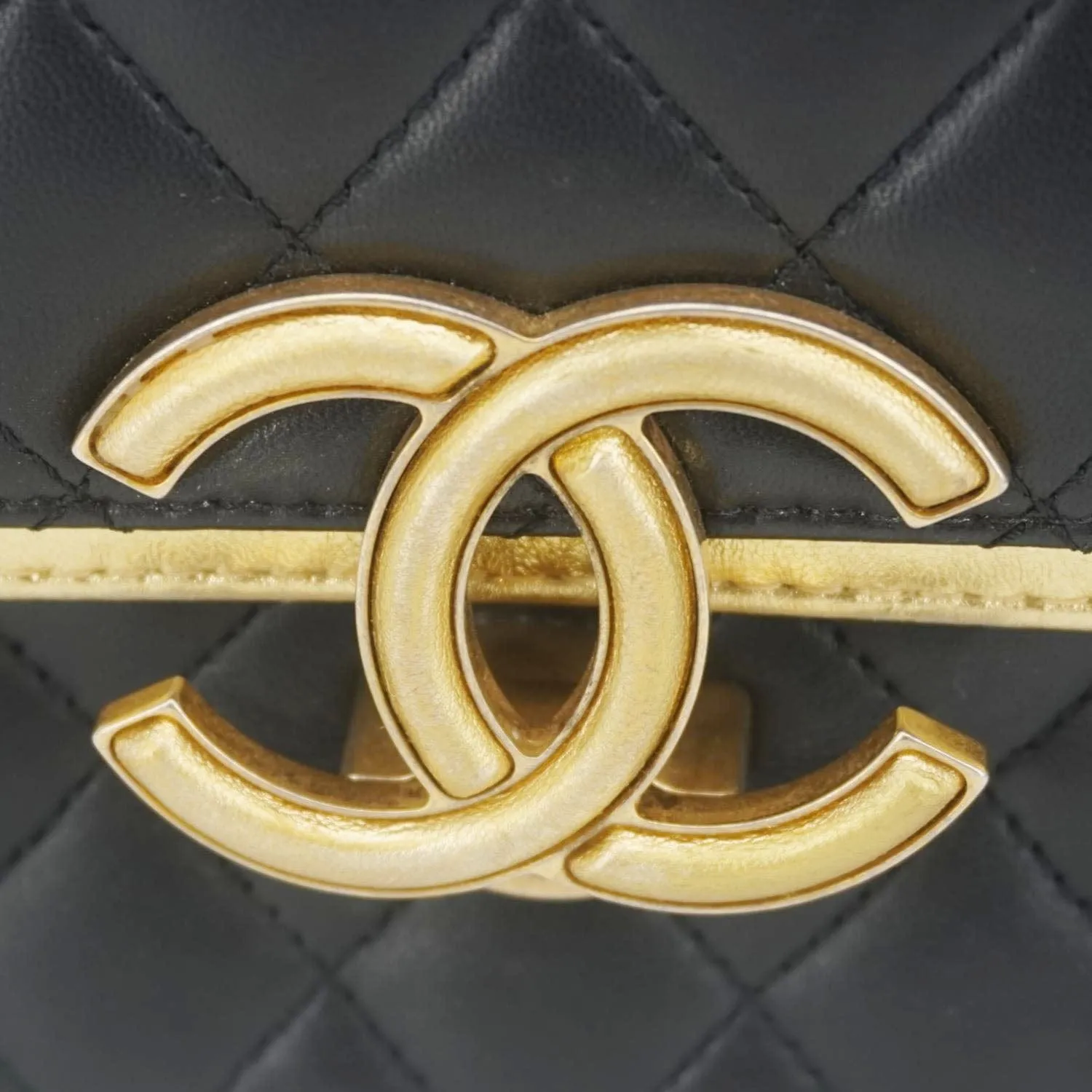 CHANEL CC Double Flap Quilted Leather Shoulder Bag Black