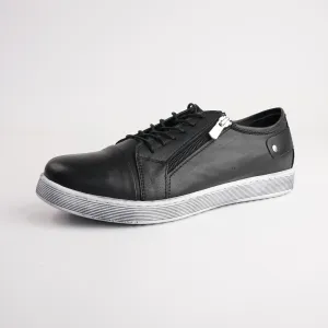 EG18 Black Leather Sneakers
