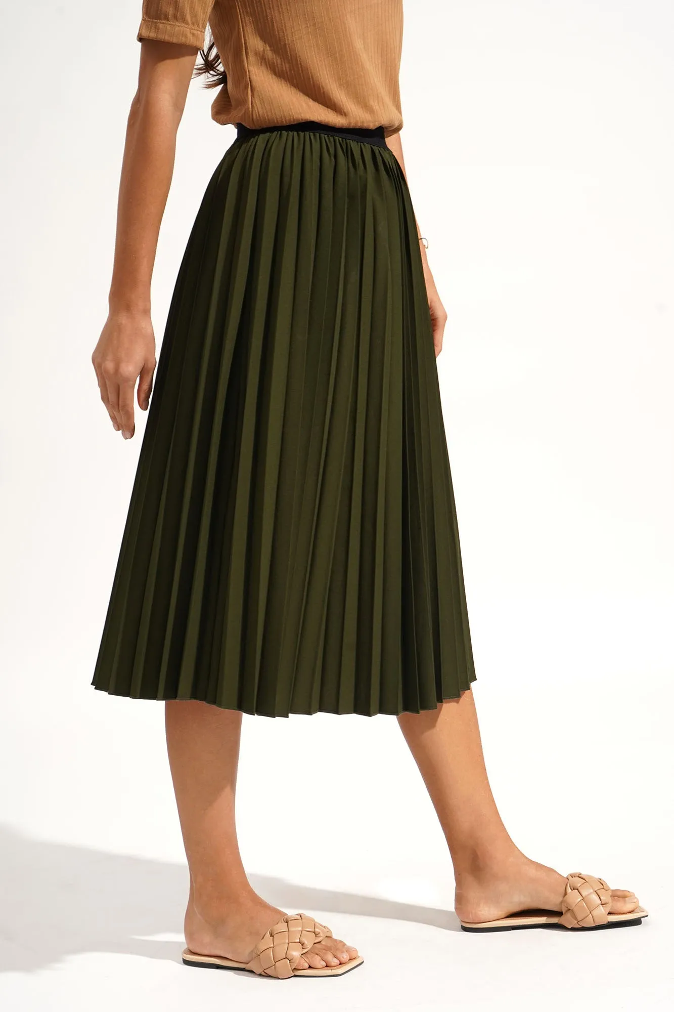 Elastic Waistband Pleated Midi Skirt