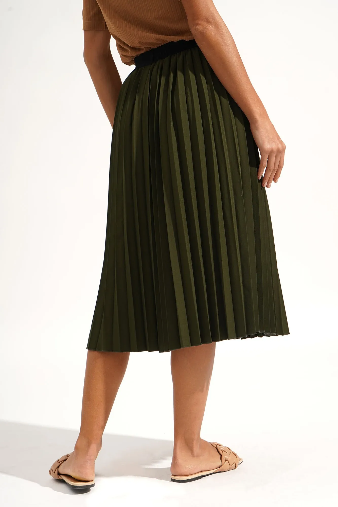 Elastic Waistband Pleated Midi Skirt