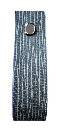 Embossed shawl cuffs in different sizes
