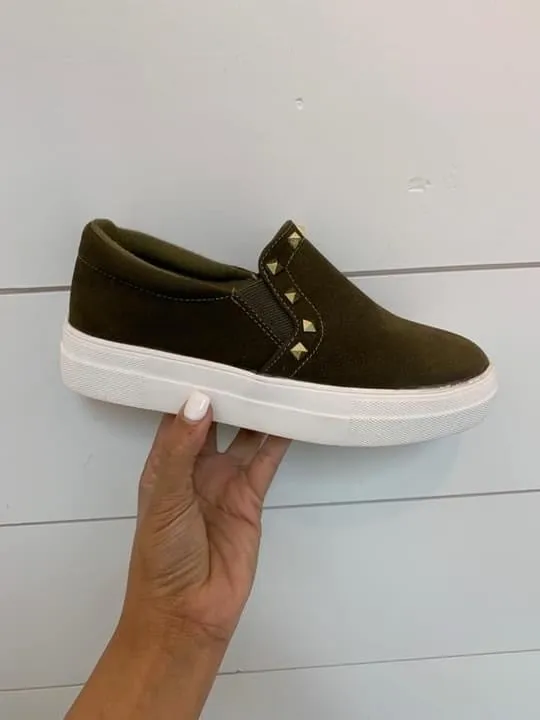 Favor The Stud Sneakers