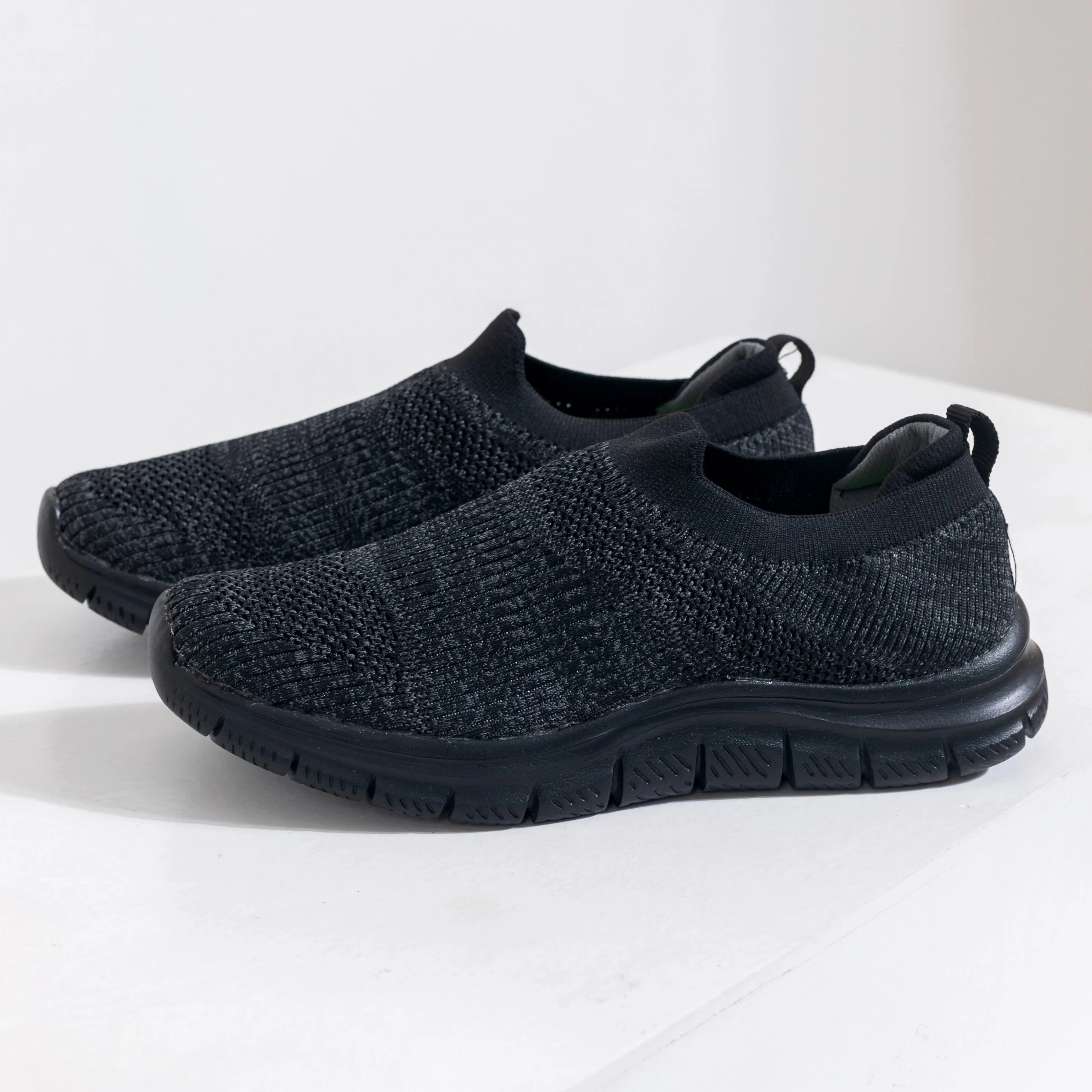 FlexiStride Slip on men sneaker | Black