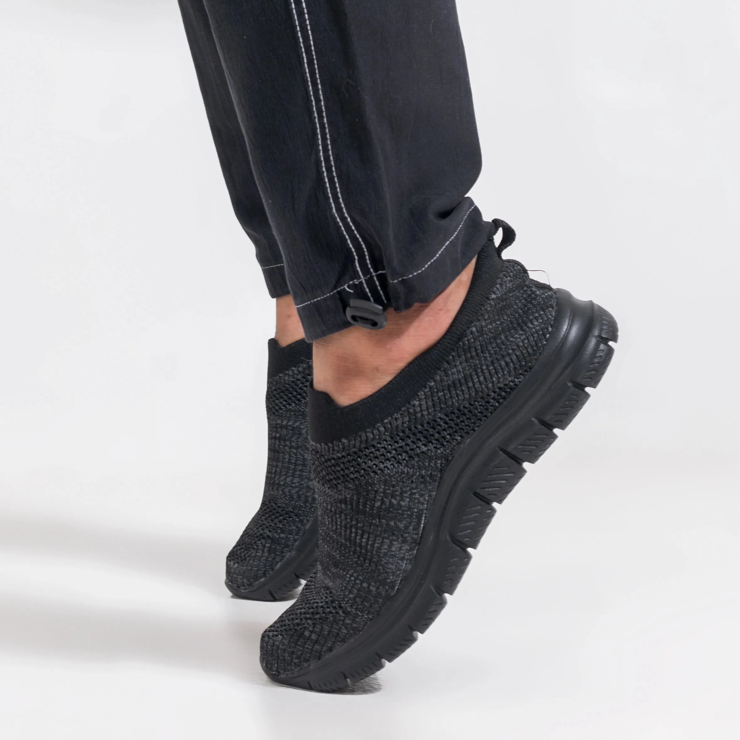 FlexiStride Slip on men sneaker | Black