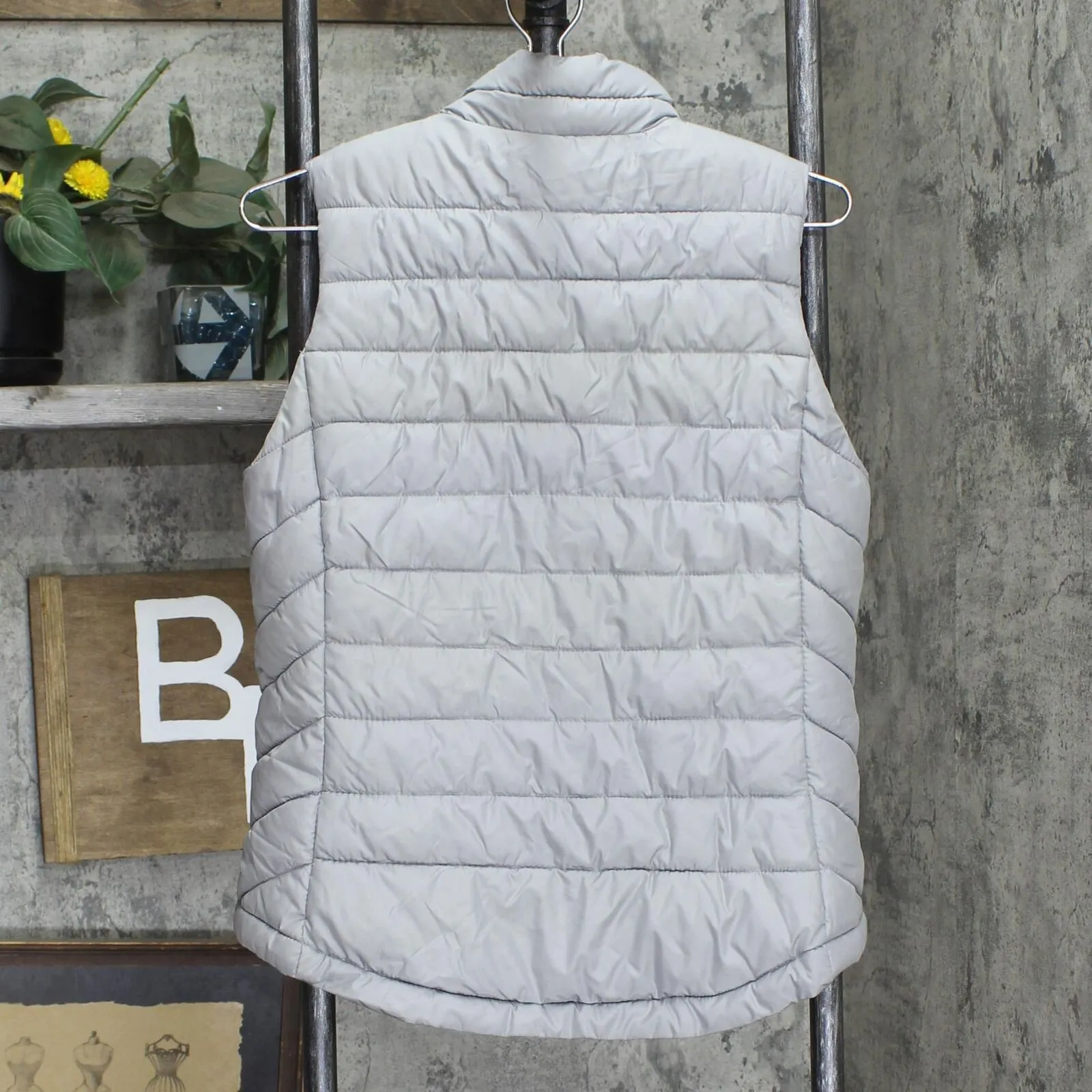 Gap Womens Snap Zip Front Quilted Puffer Vest 166ffc94831a30 Gray S