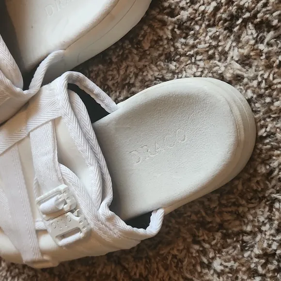 Ghost White Draco slides size 9-10
