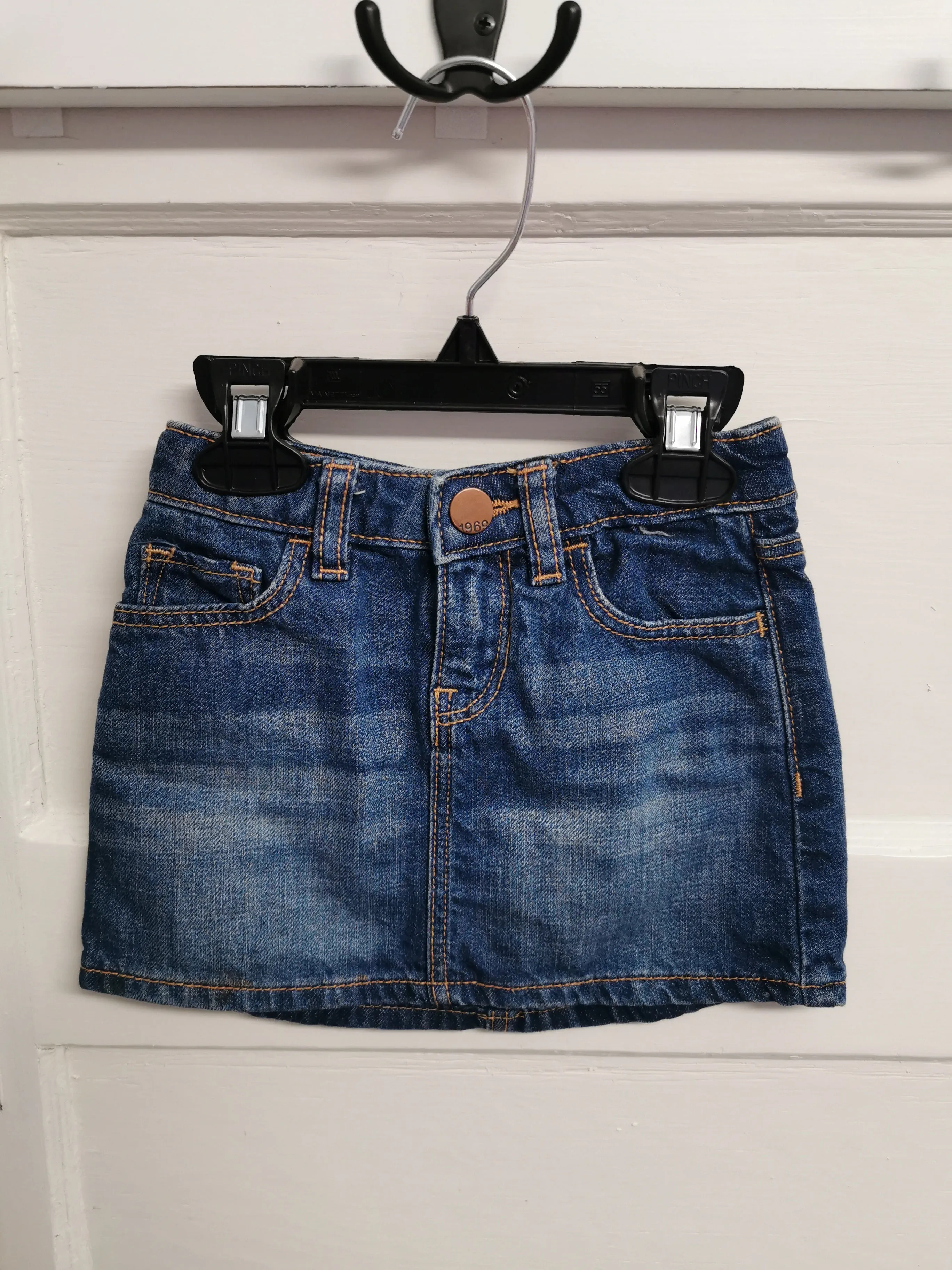 GIRL SIZE 2 YEARS - Baby GAP, Denim Skirt EUC B51