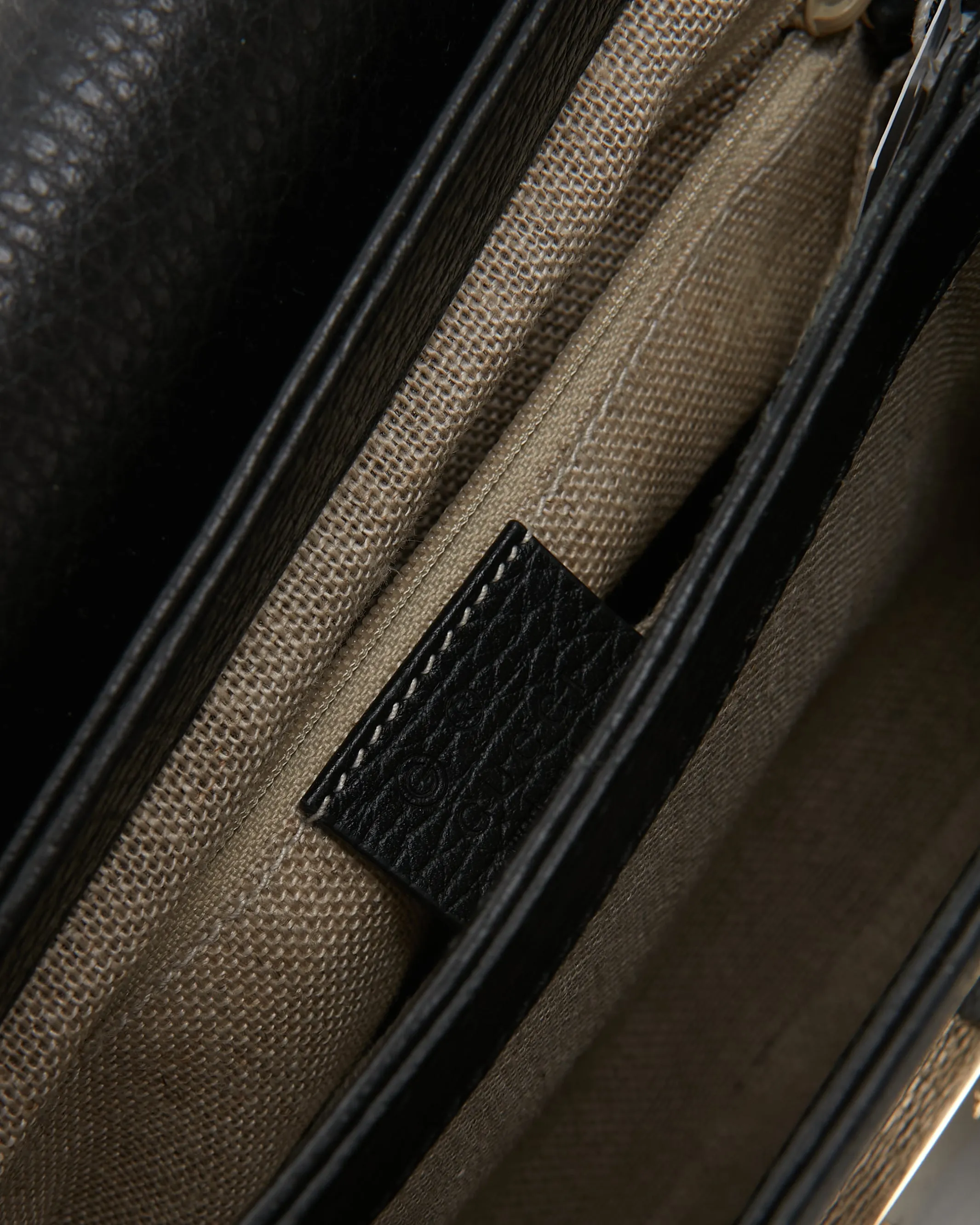 Gucci Black Pebbled Leather Interlocking G Dollar Convertible Crossbody
