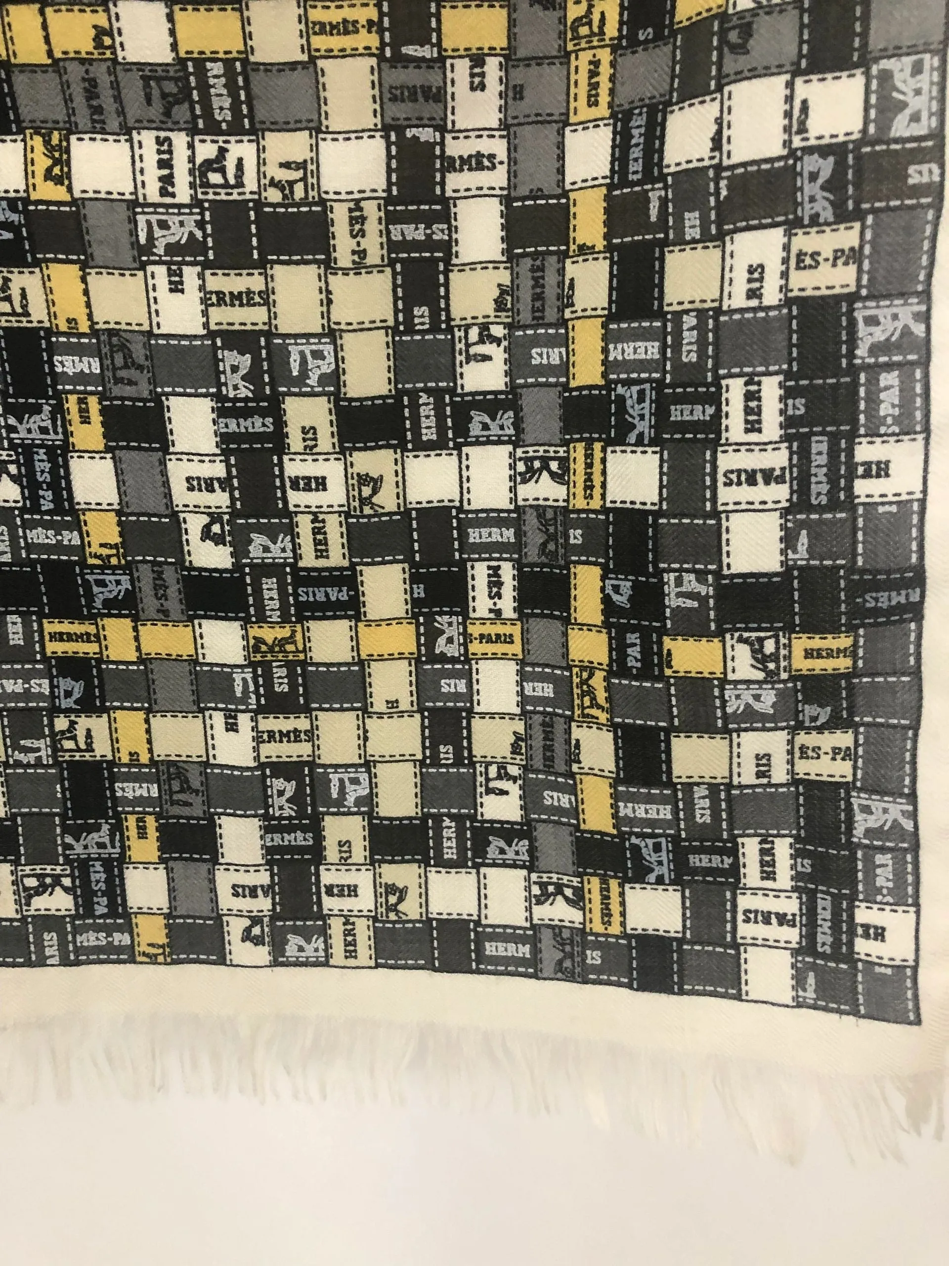 Hermès Bolduc Au Carre Cashmere Shawl