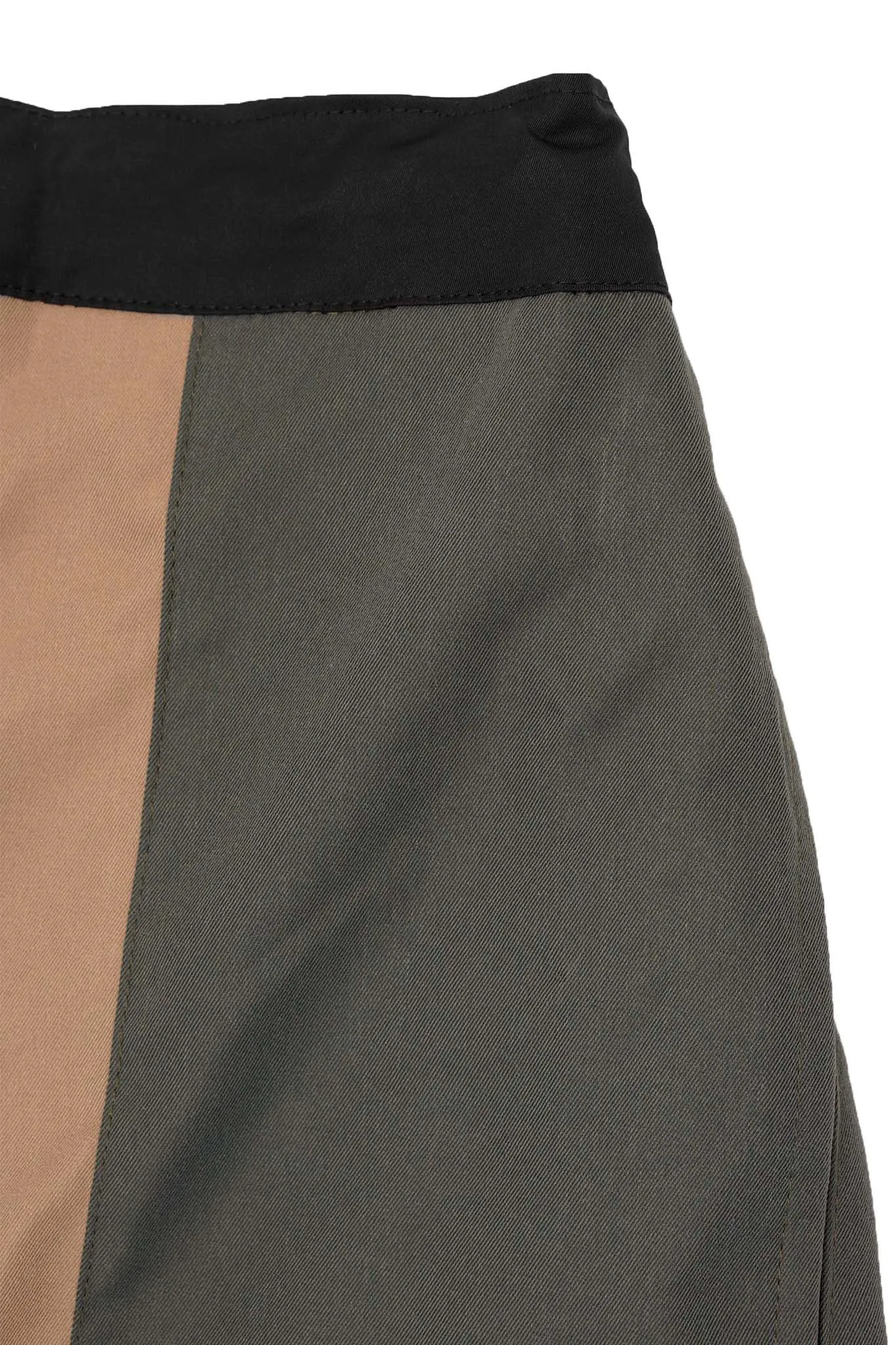 HIKE SHORTS IN MOSS/CHAMPAGNE