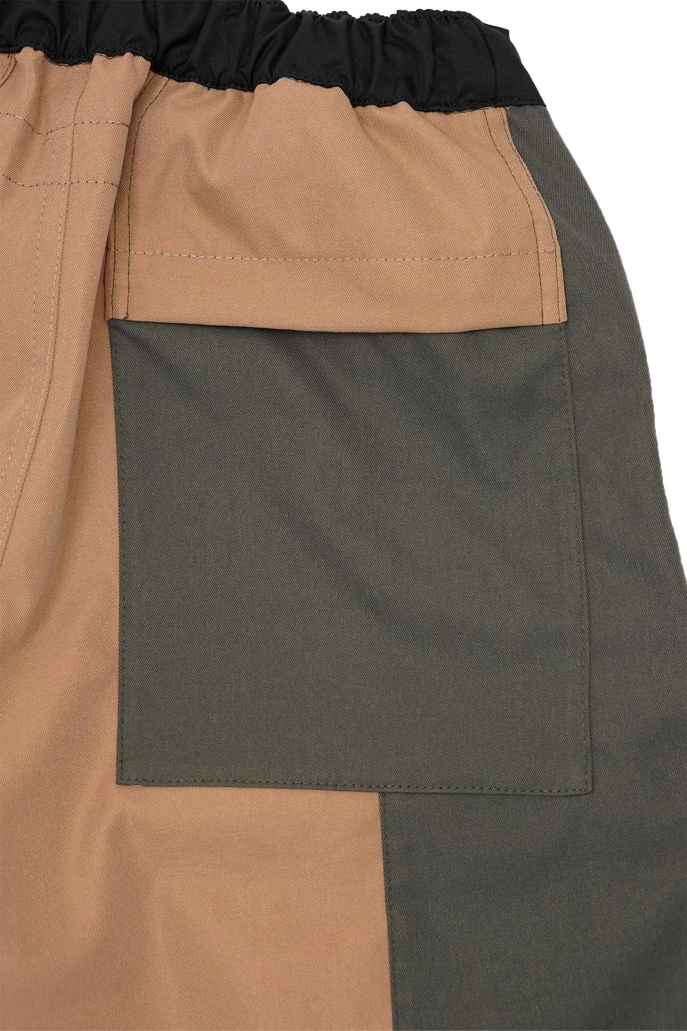 HIKE SHORTS IN MOSS/CHAMPAGNE