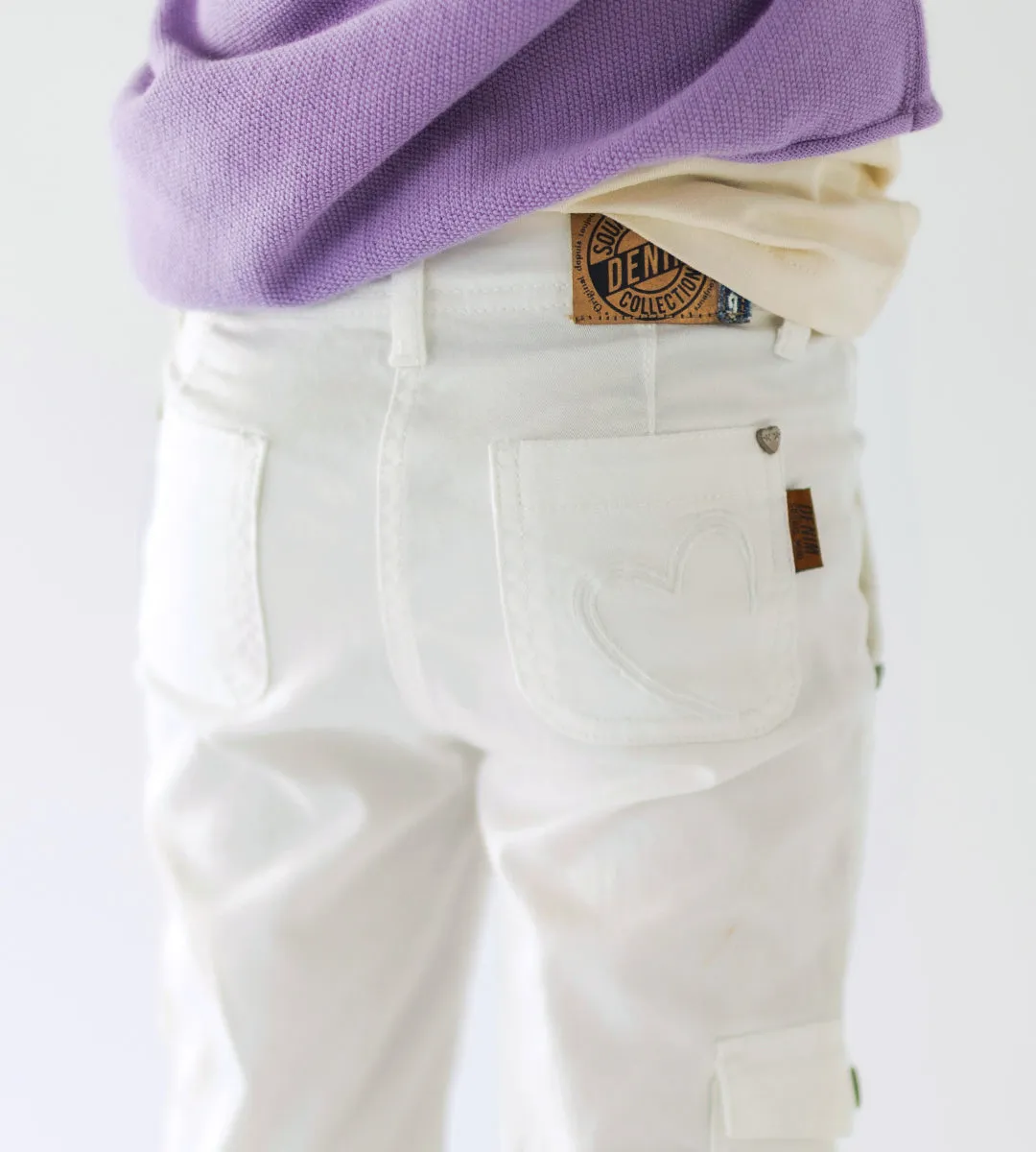 Jean crème à poches cargo, enfant || Cream jeans with cargo pockets, child