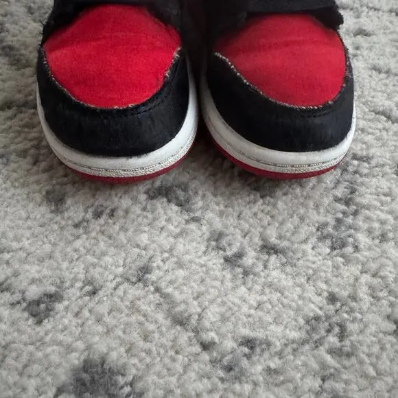 Jordan 1 Retro High OG &quot;Satin Bred&quot; Blk/U Red Sneakers 11C