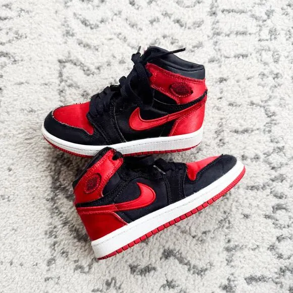 Jordan 1 Retro High OG &quot;Satin Bred&quot; Blk/U Red Sneakers 11C