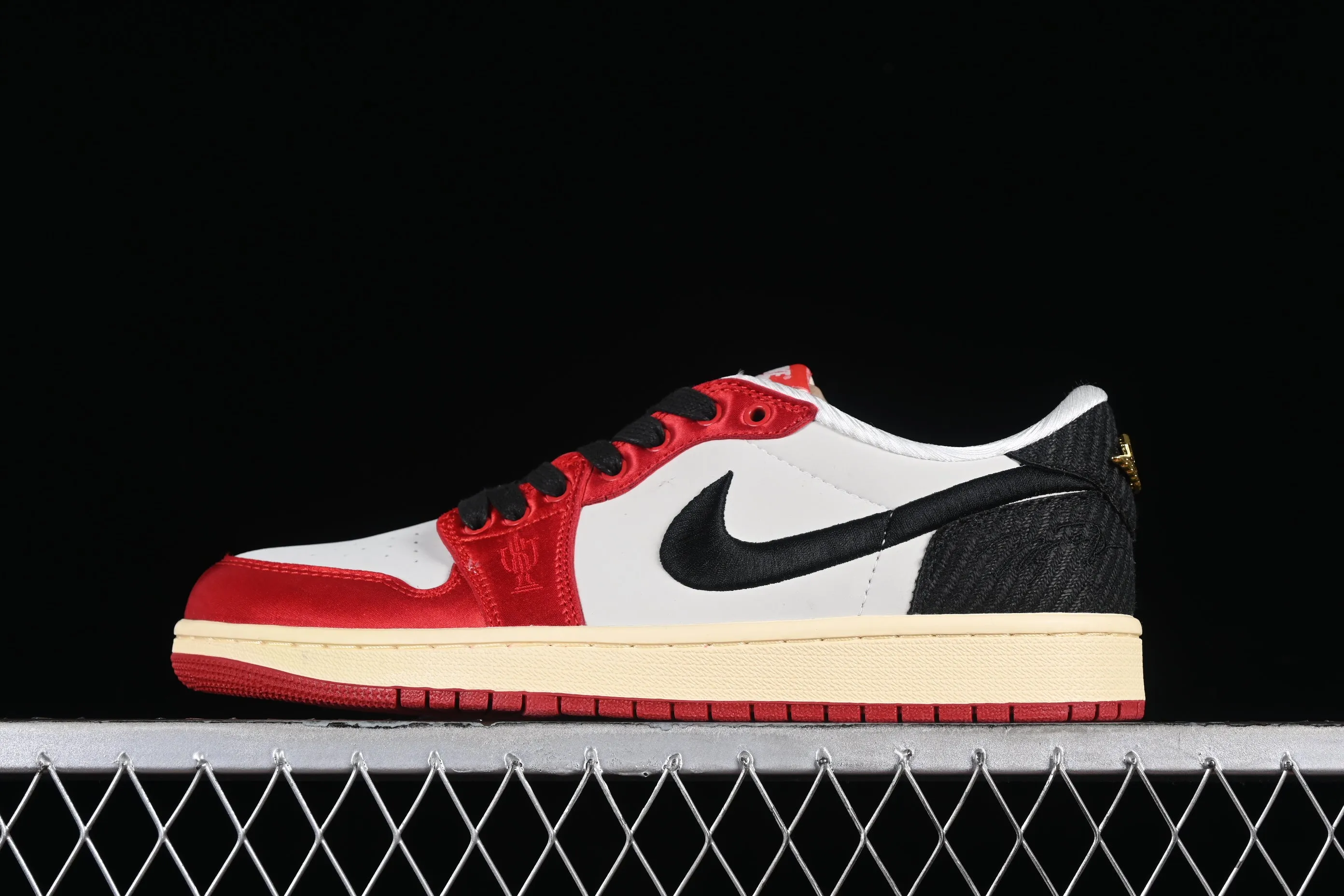 Jordan 1 Retro Low OG
Trophy Room Rookie Card Away