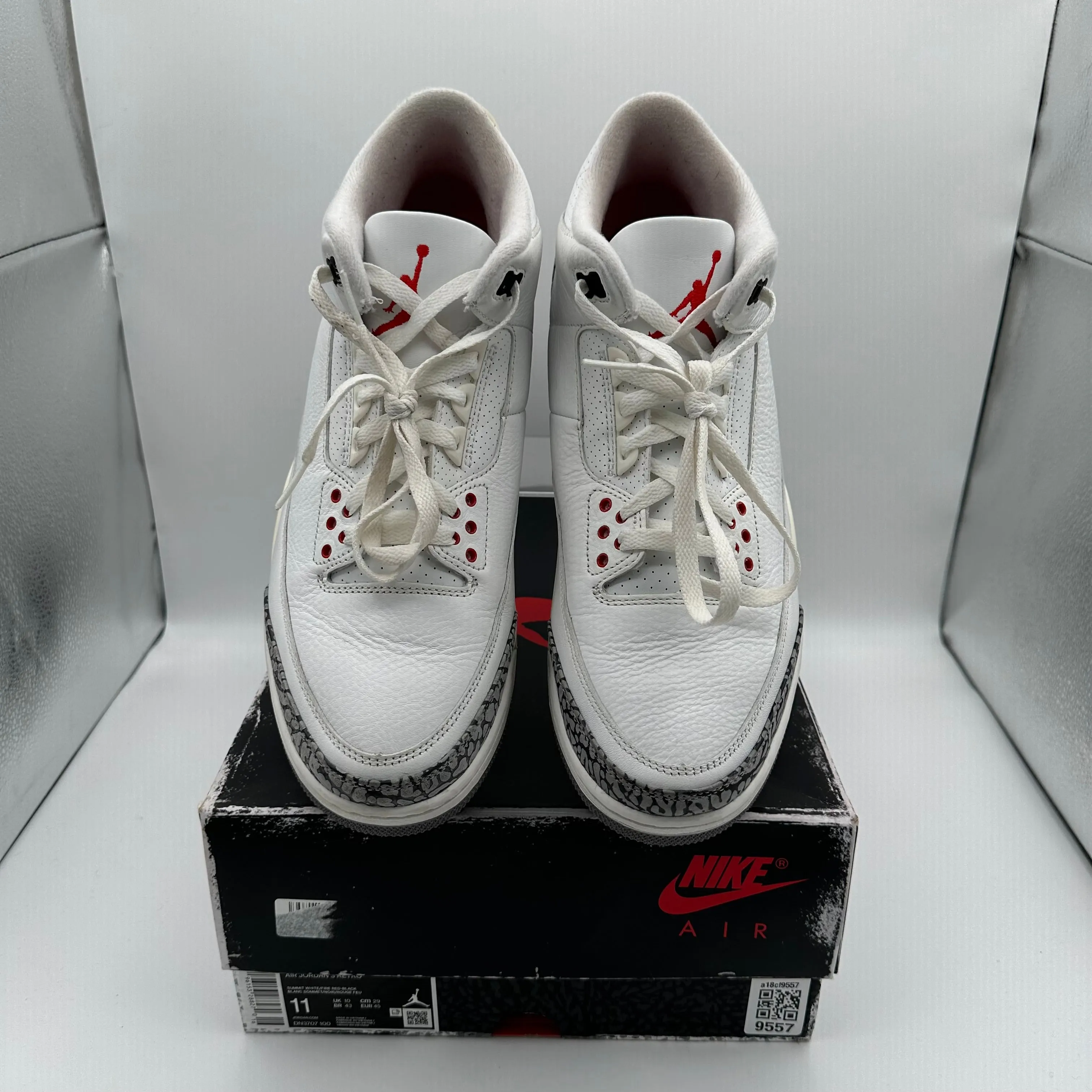 Jordan 3 White Cement *pre-owned* (SIZE 11)