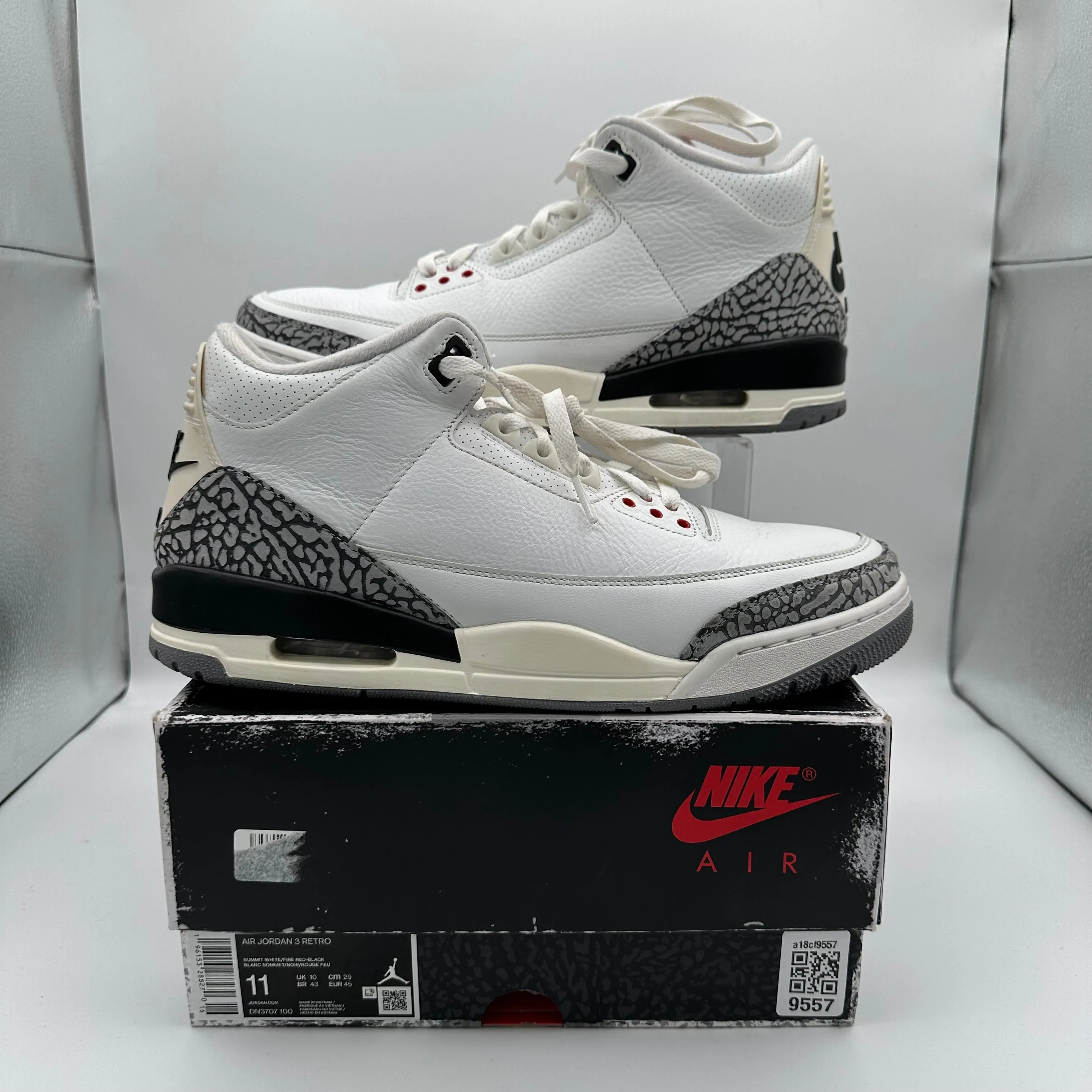 Jordan 3 White Cement *pre-owned* (SIZE 11)