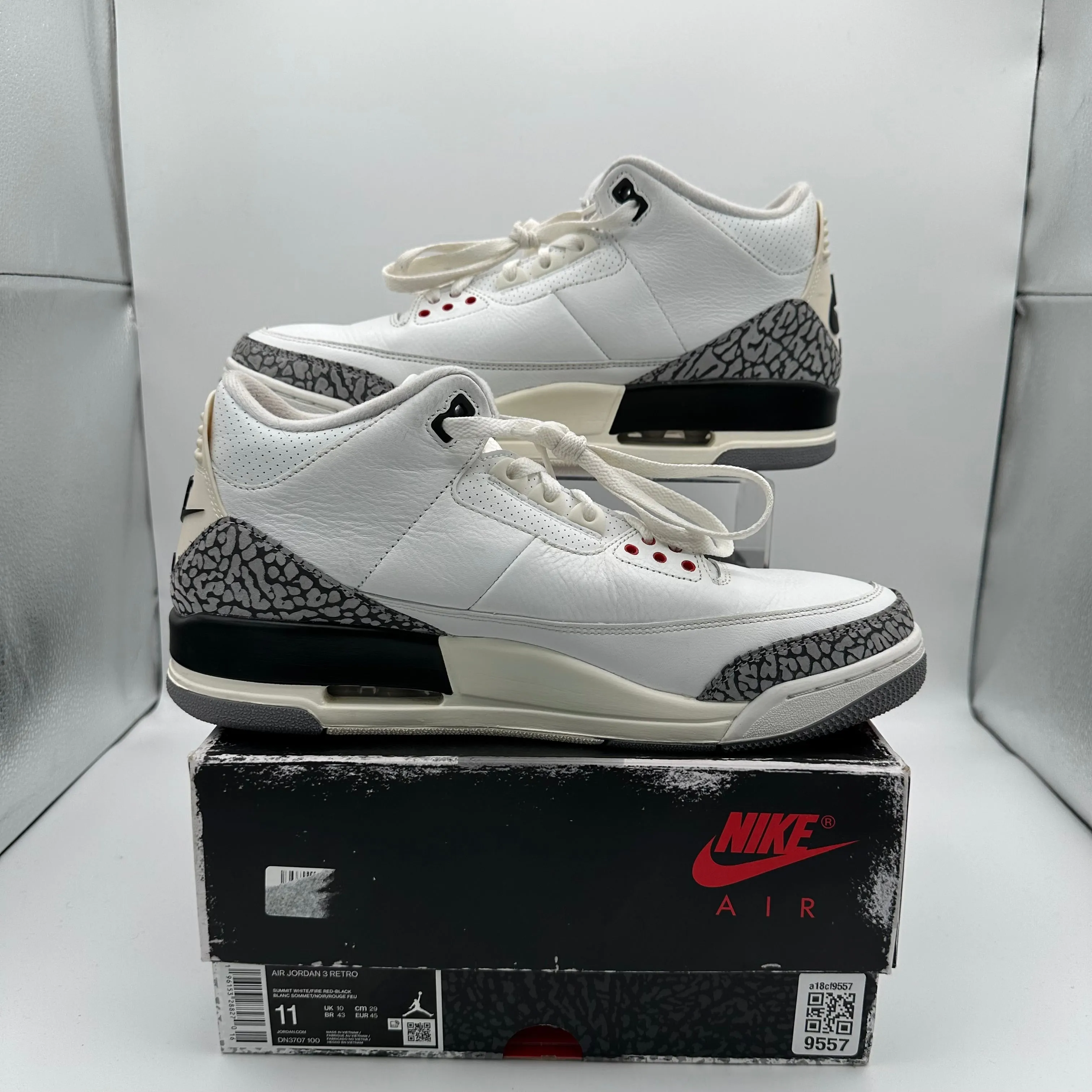 Jordan 3 White Cement *pre-owned* (SIZE 11)