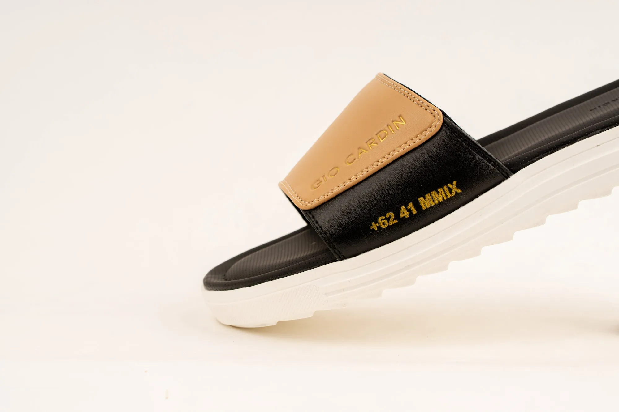 JUDE SLIDES | MOCA / BLACK / WHITE | UNISEX