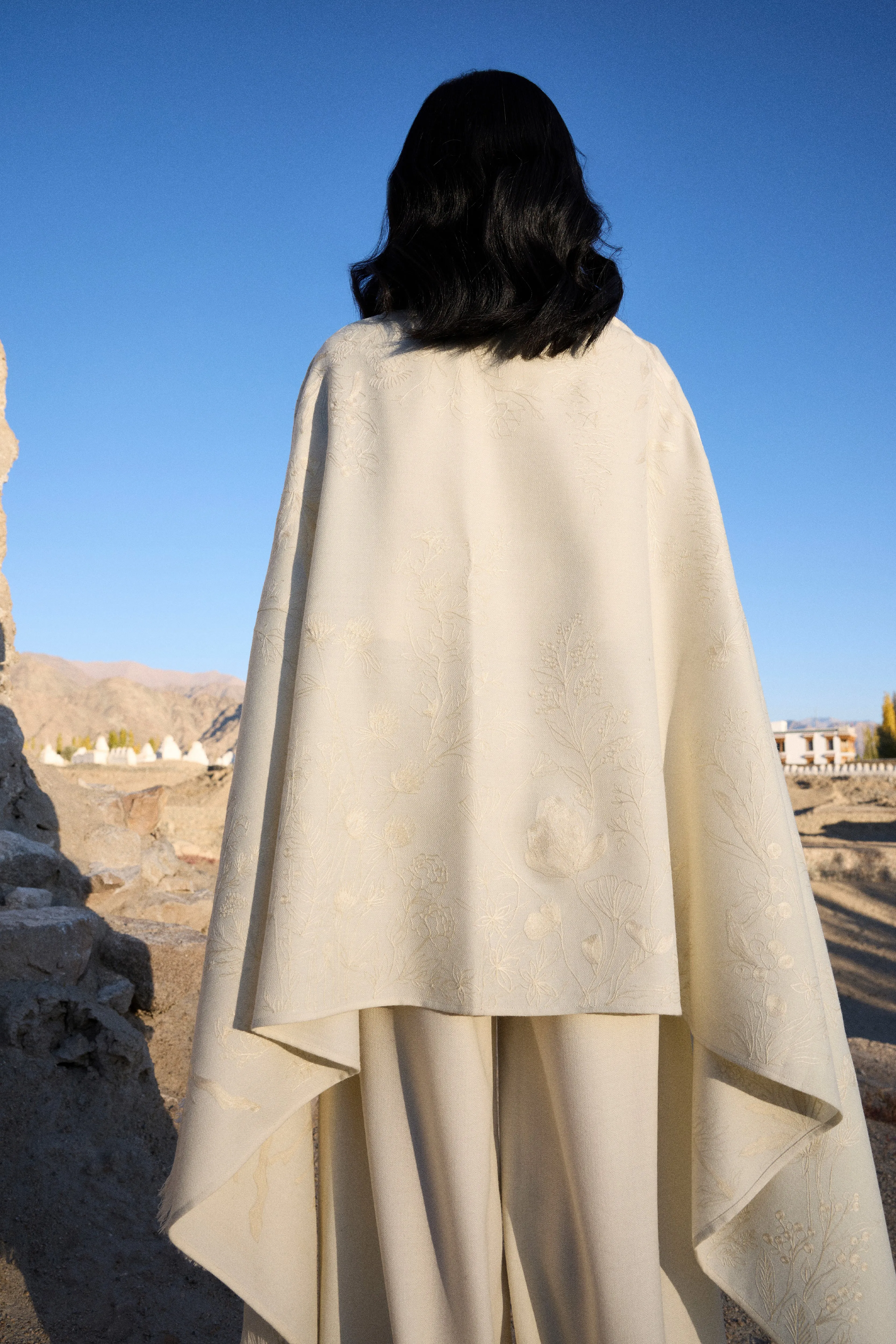 Lamayuru Woollen Shawl (Ivory)