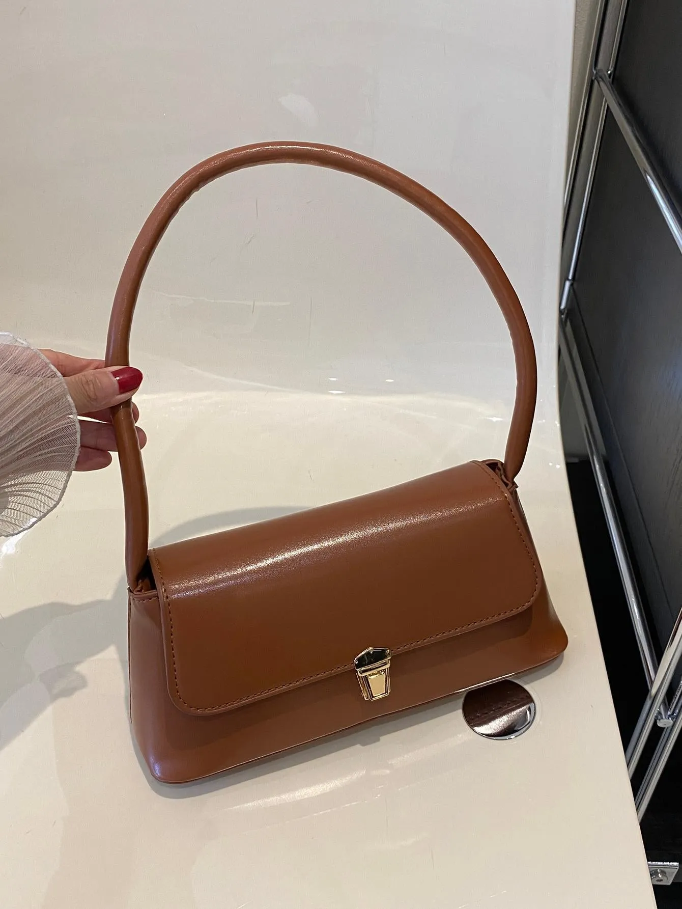 Leather Metal Lock Decoration Clamshell Baguette Bag - Brown- FD ⚡