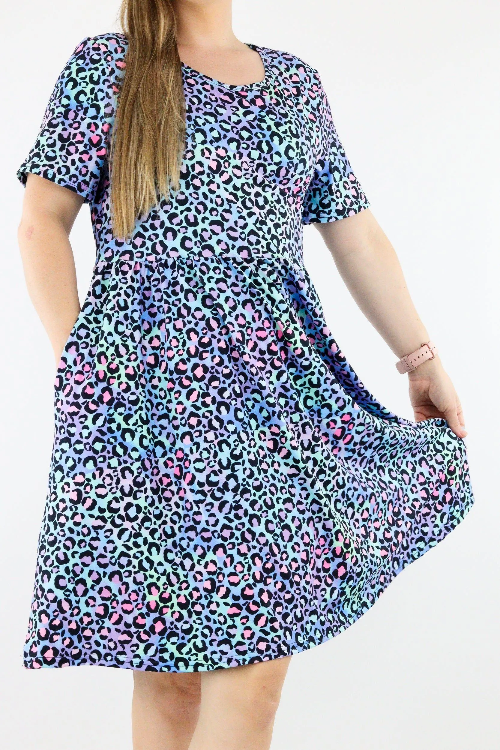 Leopard Sherbert - Short Sleeve Skater Dress - Knee Length - Side Pockets