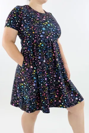 Little Leaves - Short Sleeve Skater Dress - Knee Length - Side Pockets