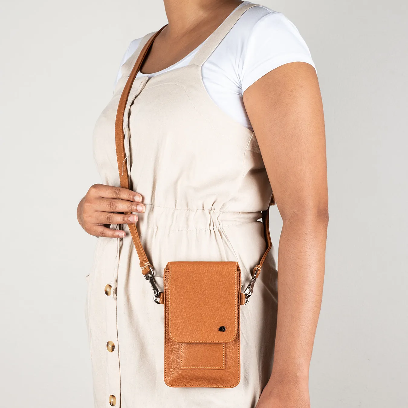 Lupita : Ladies Leather Crossbody Purse in Oak Cayak