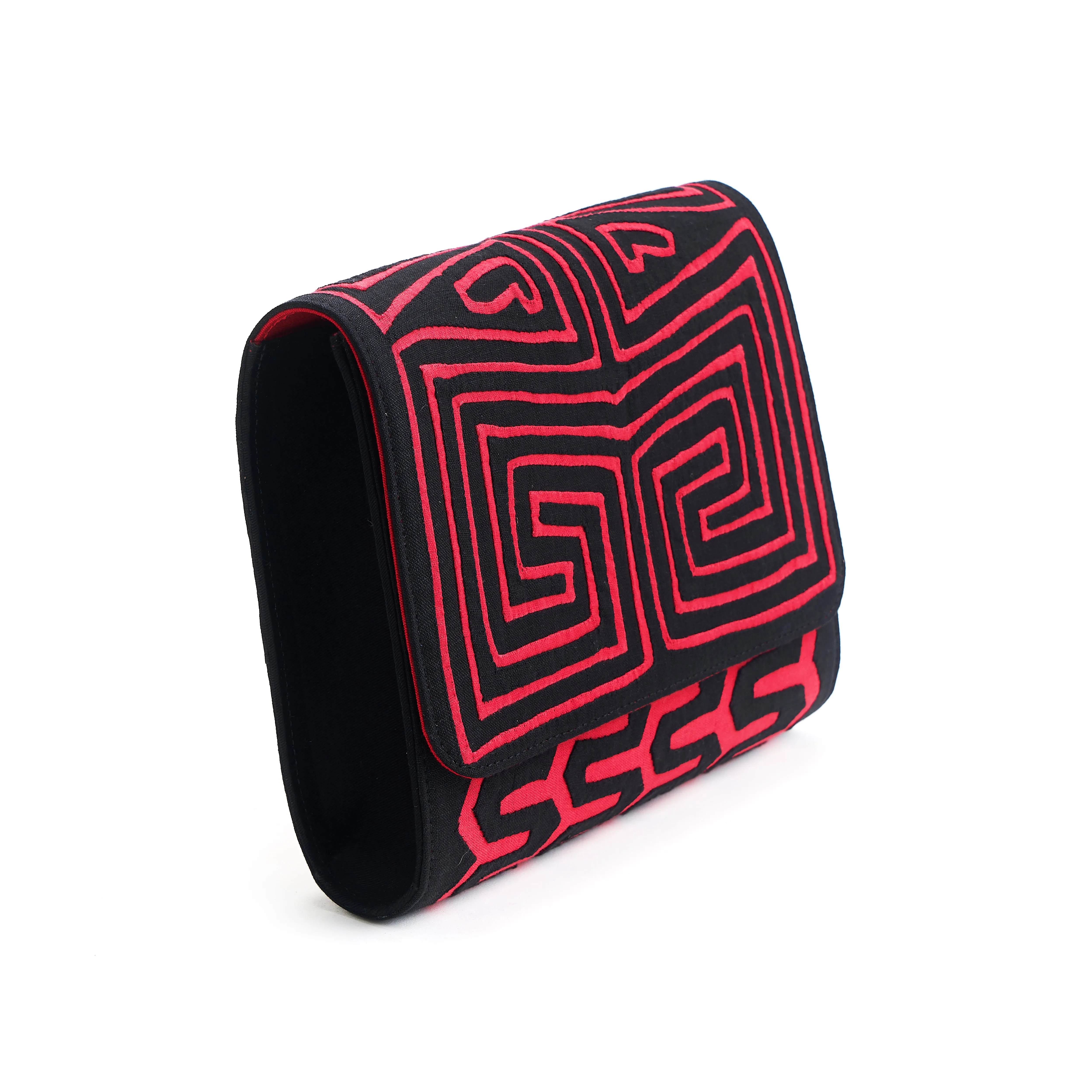 MAISI IN RED CLUTCH