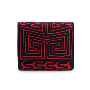 MAISI IN RED CLUTCH