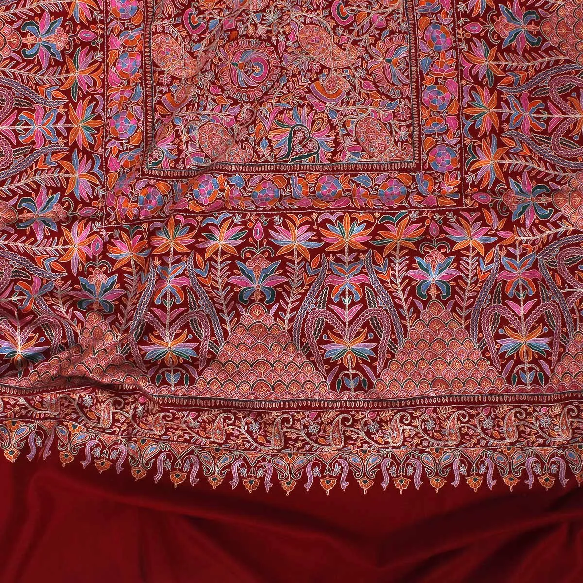 Maroon base sangeen Floral design sozni Embroidered Jamawar Pashmina Shawl
