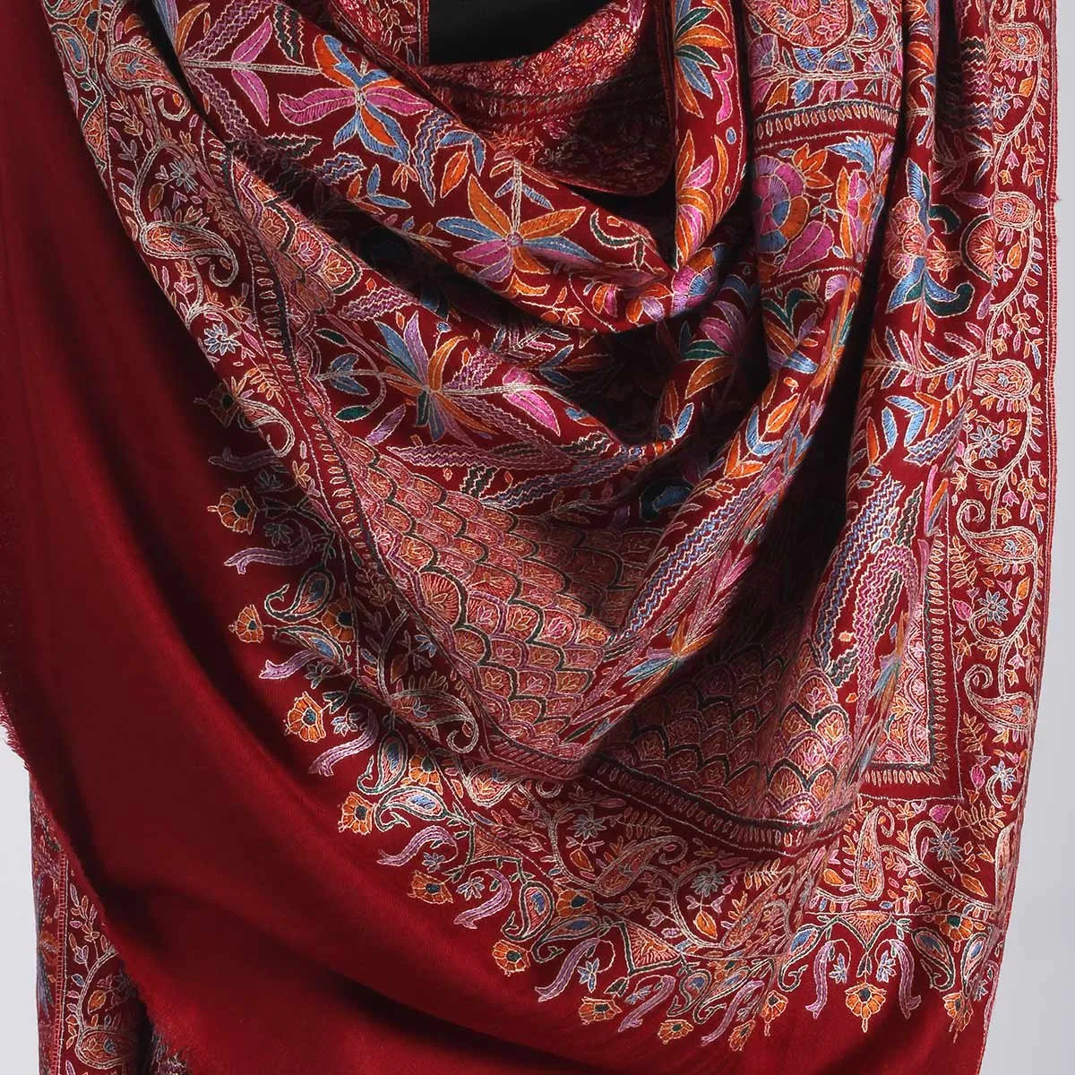 Maroon base sangeen Floral design sozni Embroidered Jamawar Pashmina Shawl