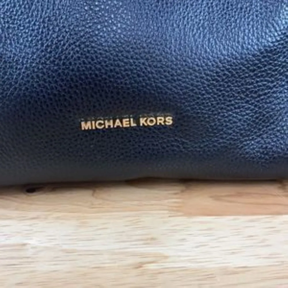 Michael Michael Kors Newbury Medium Chain Detailed Shoulder Bag