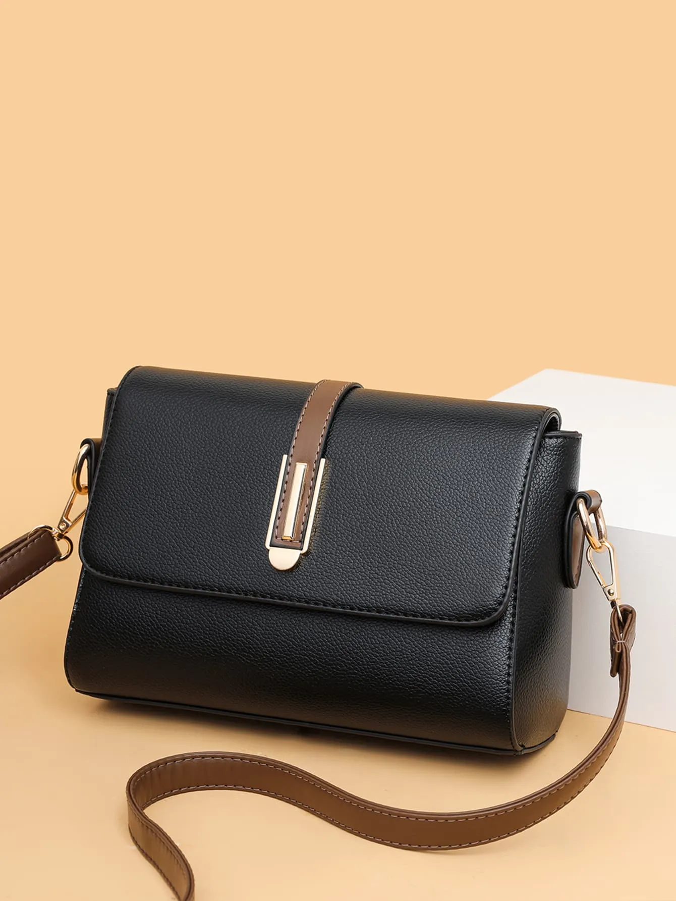 Minimalist Color Block Flap Crossbody Bag - Black