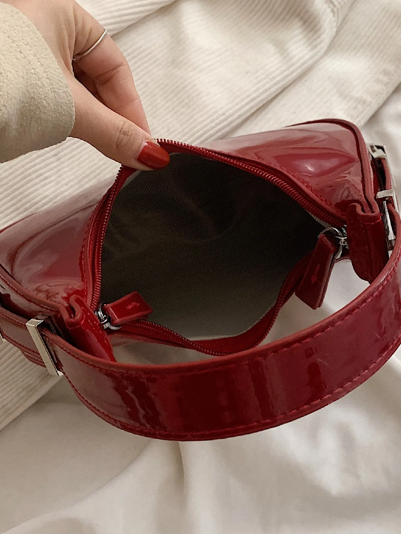 Minimalist Hobo Bag - Burgundy