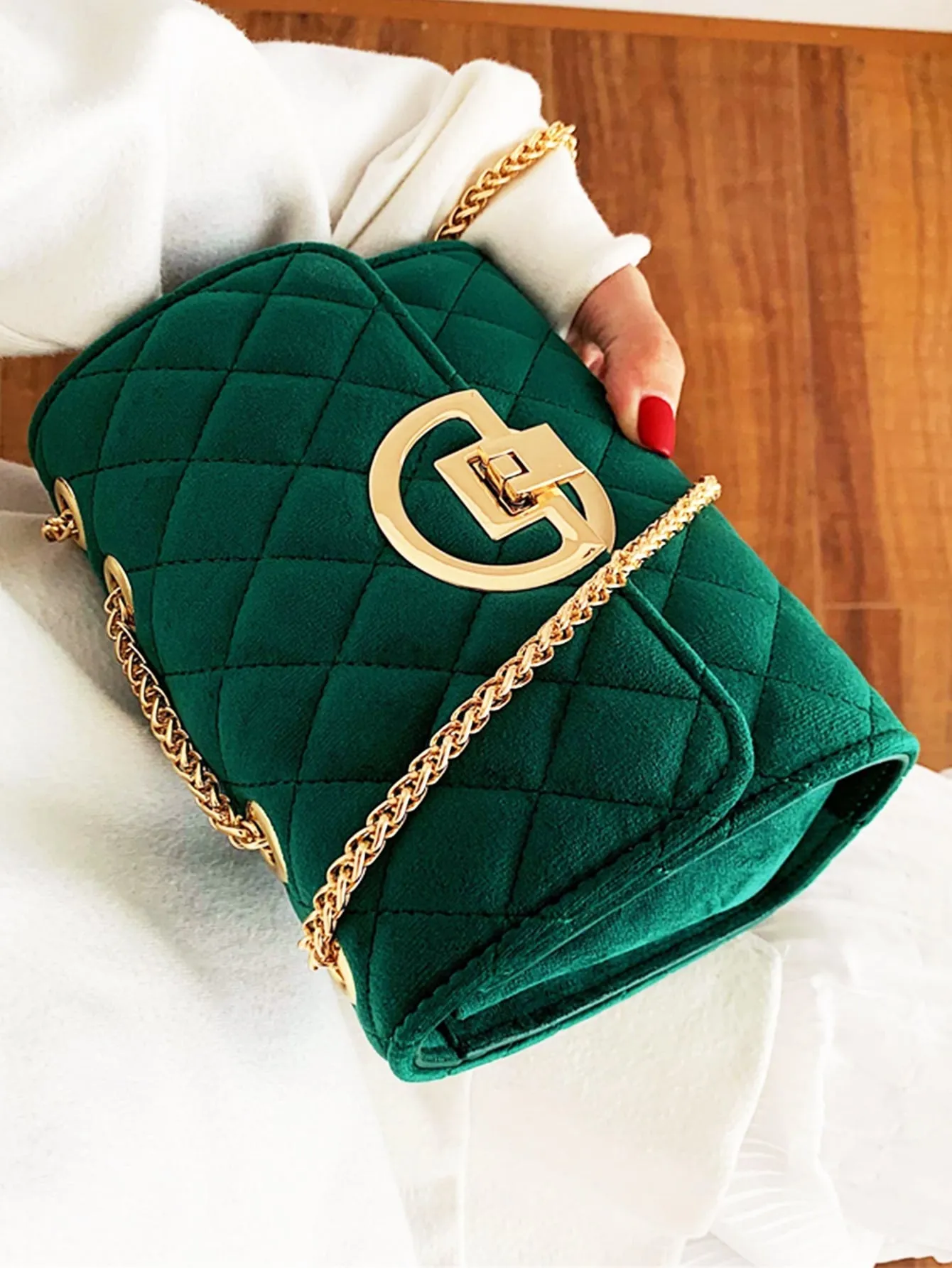Minimalist Quilted Metal Lock Chain Shoulder Bag - Green