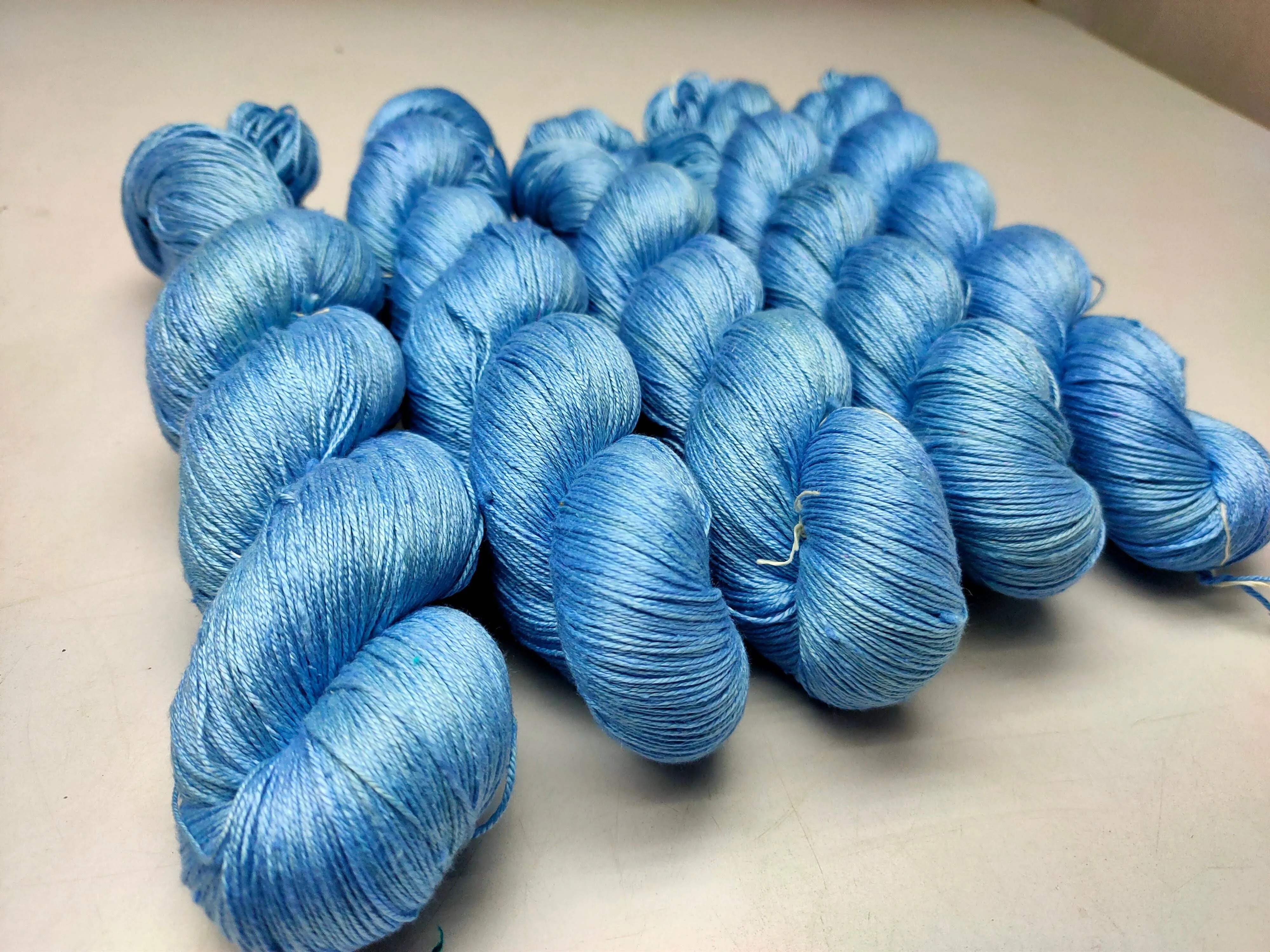 Mulberry Silk Yarn - 600M/100Gr. - Fun Blue