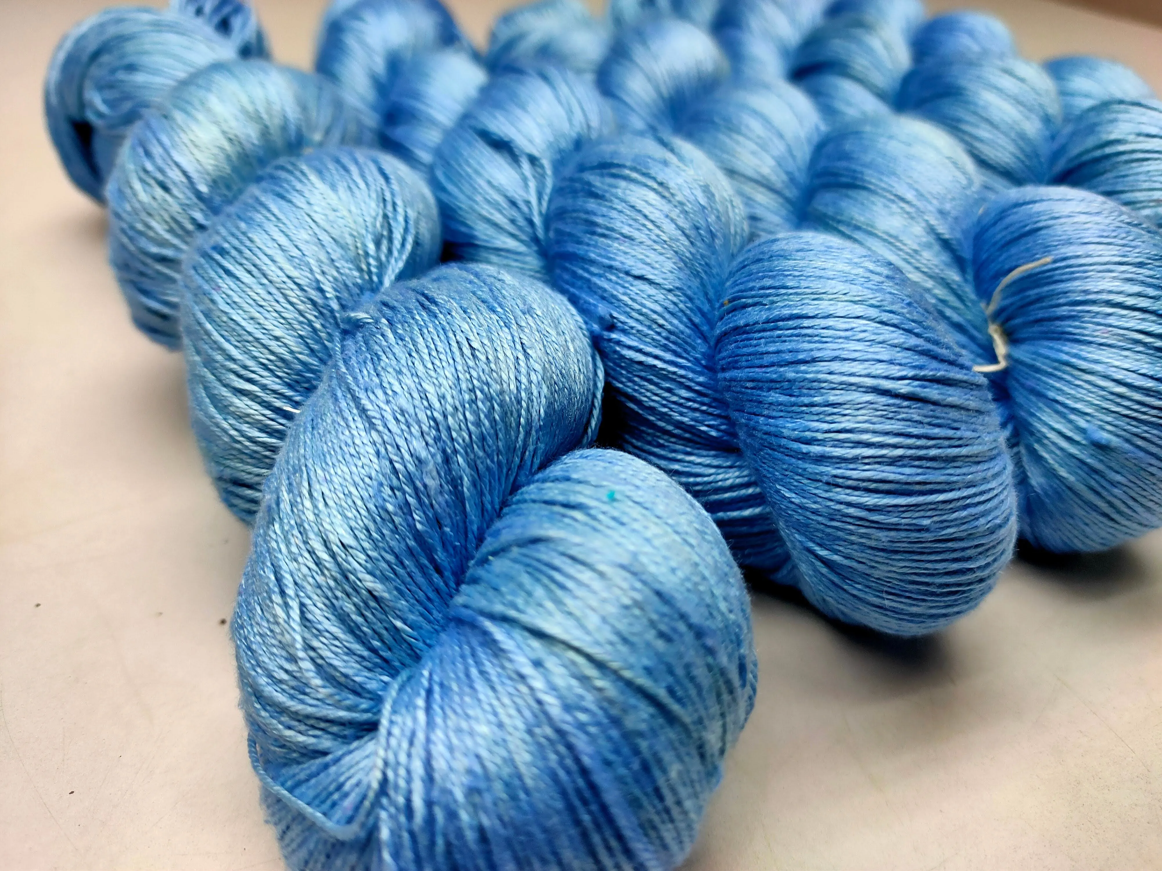 Mulberry Silk Yarn - 600M/100Gr. - Fun Blue