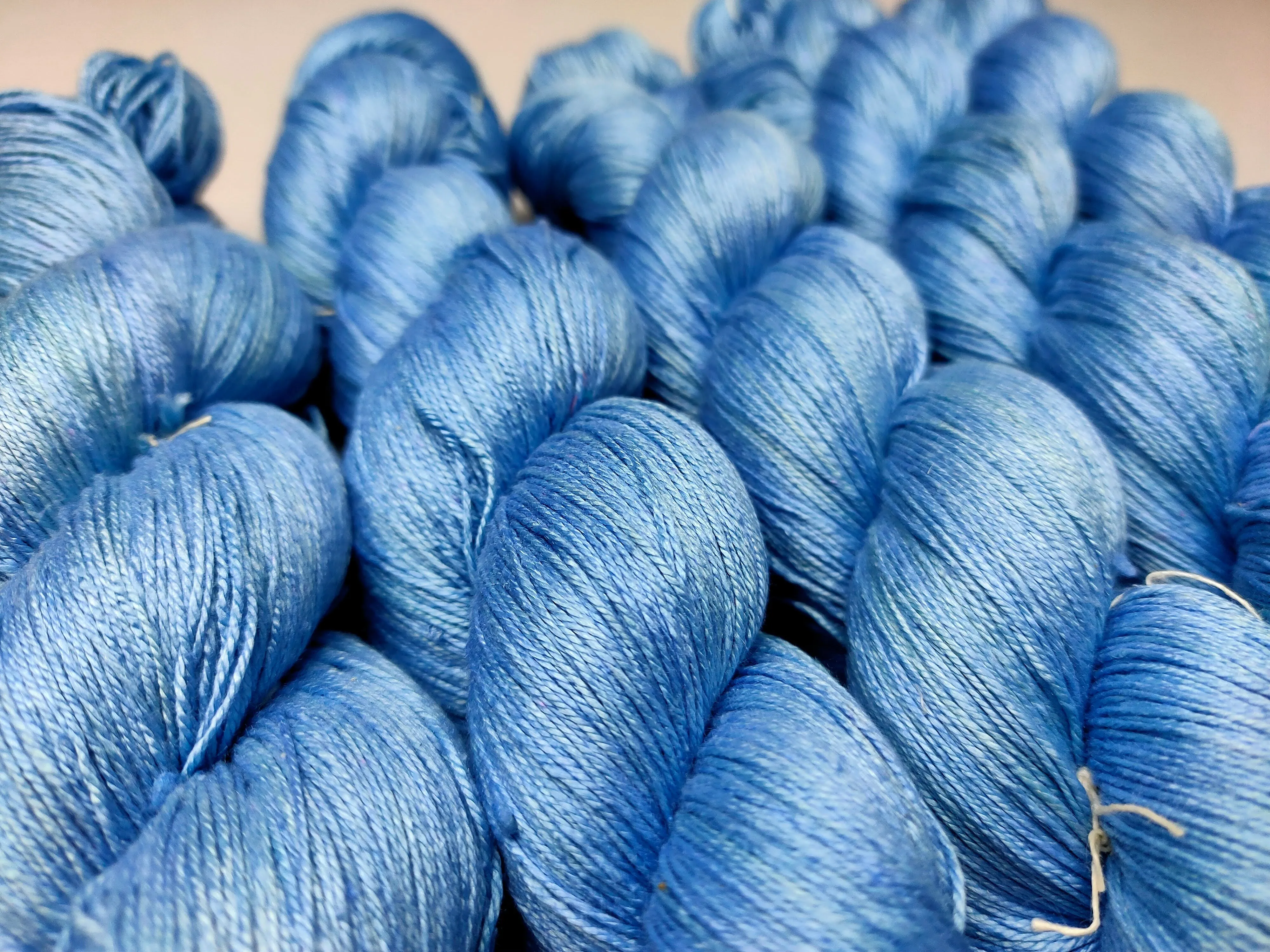 Mulberry Silk Yarn - 600M/100Gr. - Fun Blue